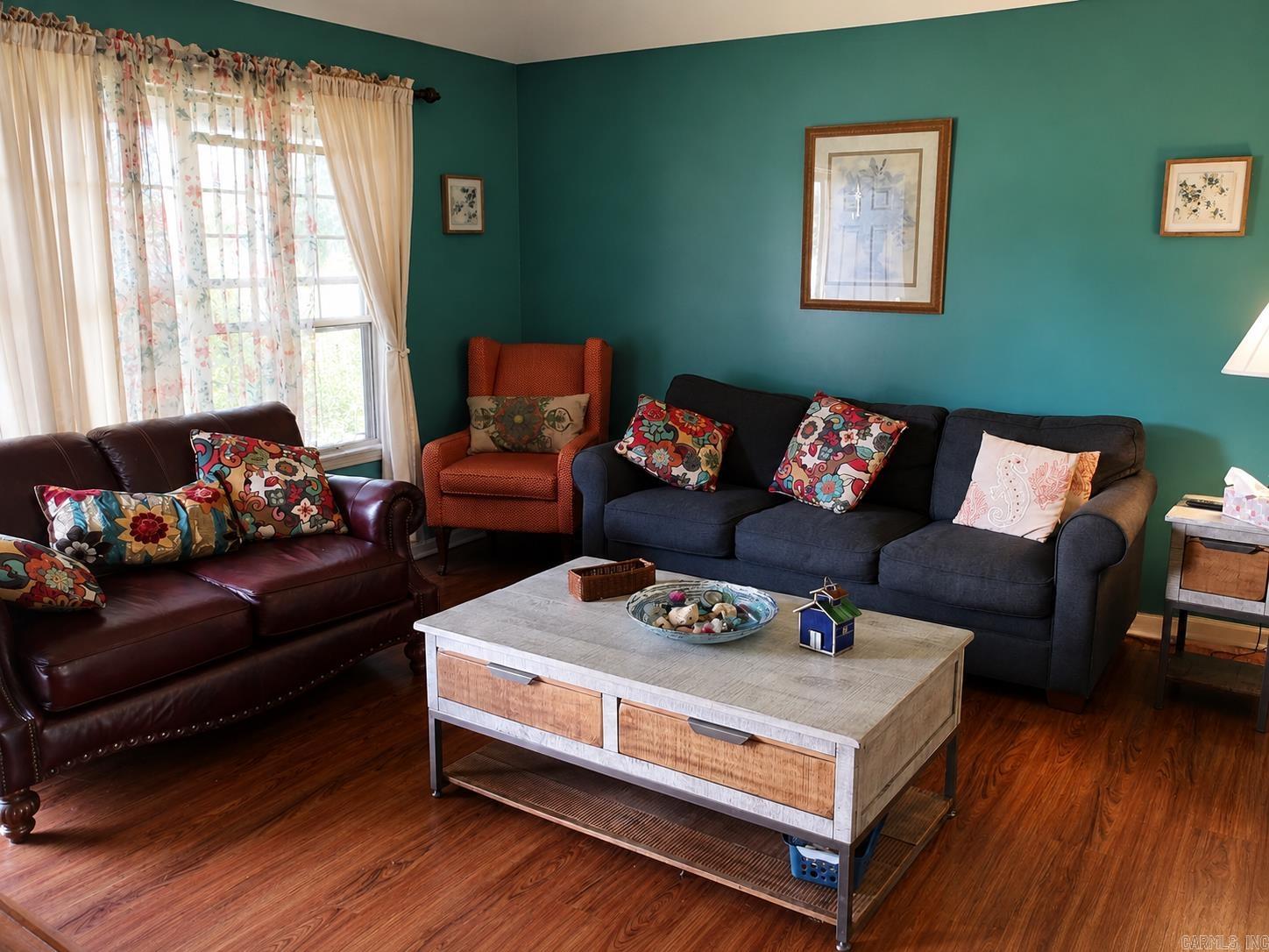 WALNUT CORNER - Residential