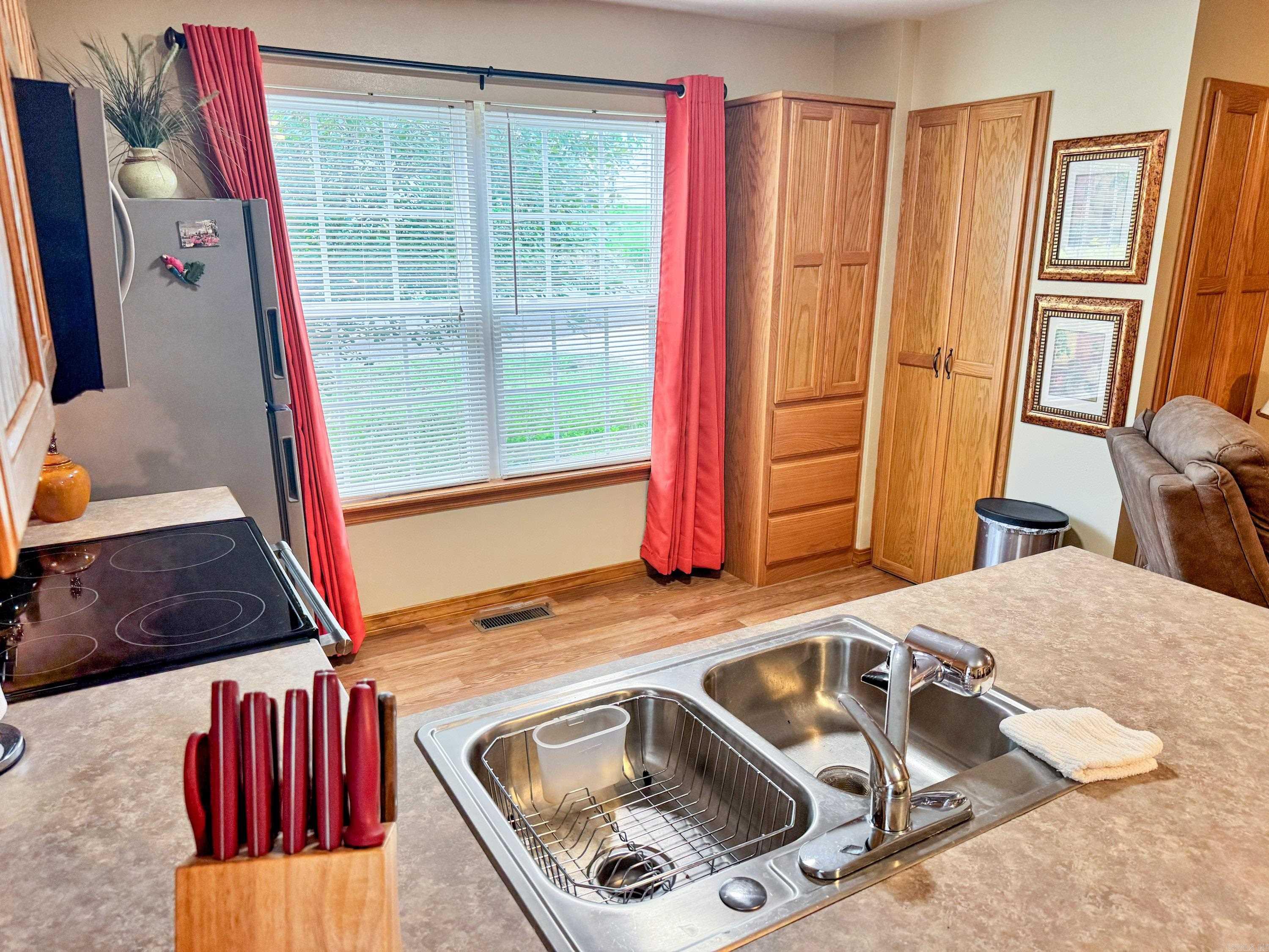 Moore & Case - Commercial Sale