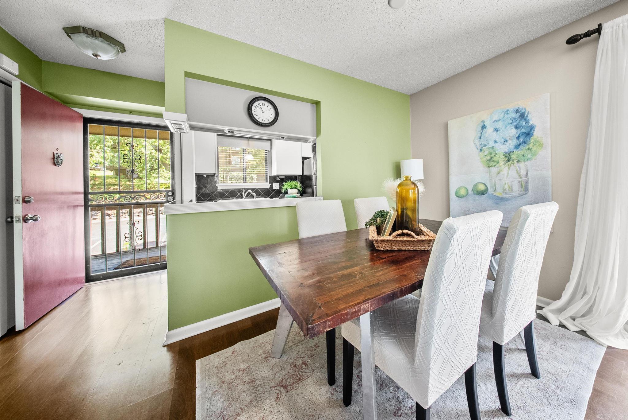 FOREST HILL COND - Residential