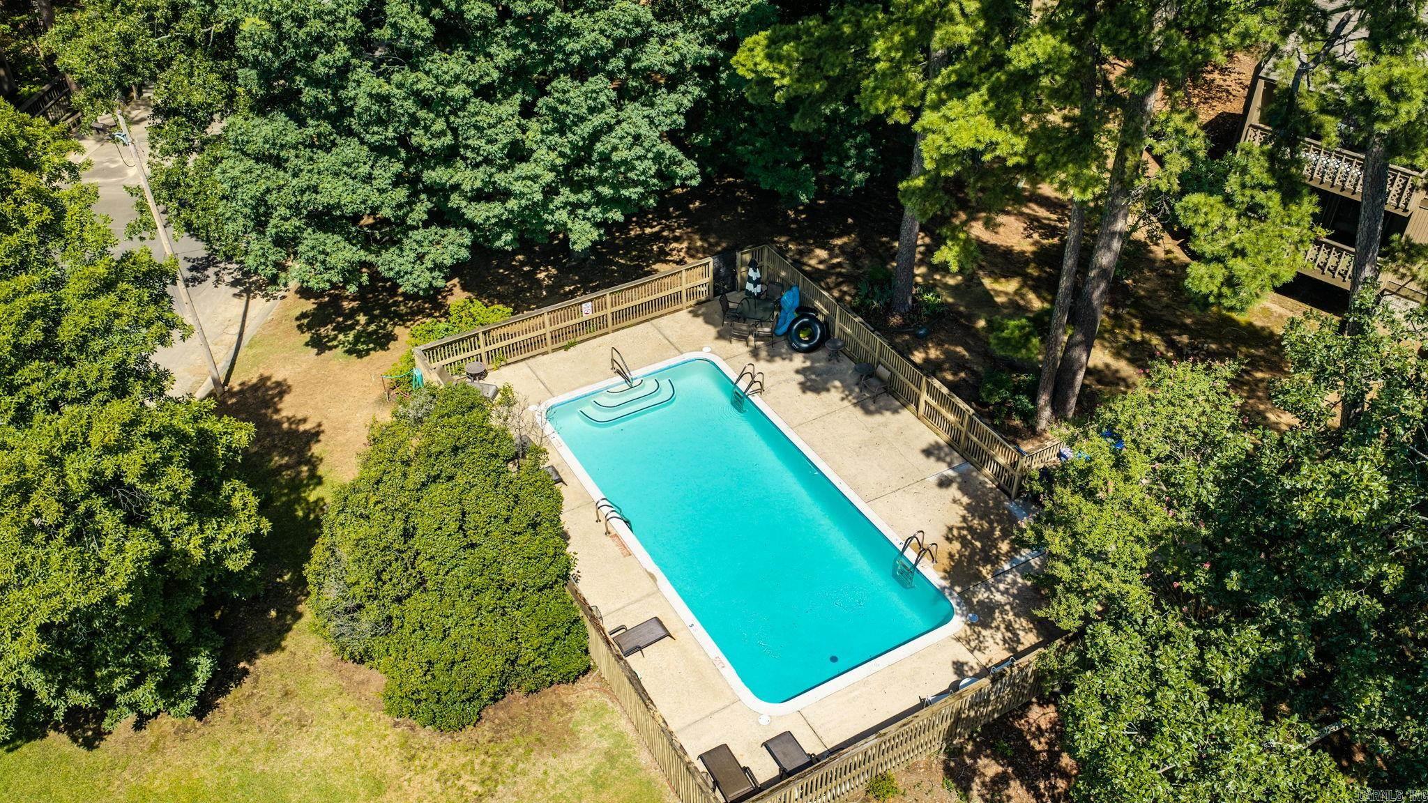 FOREST HILL COND - Residential