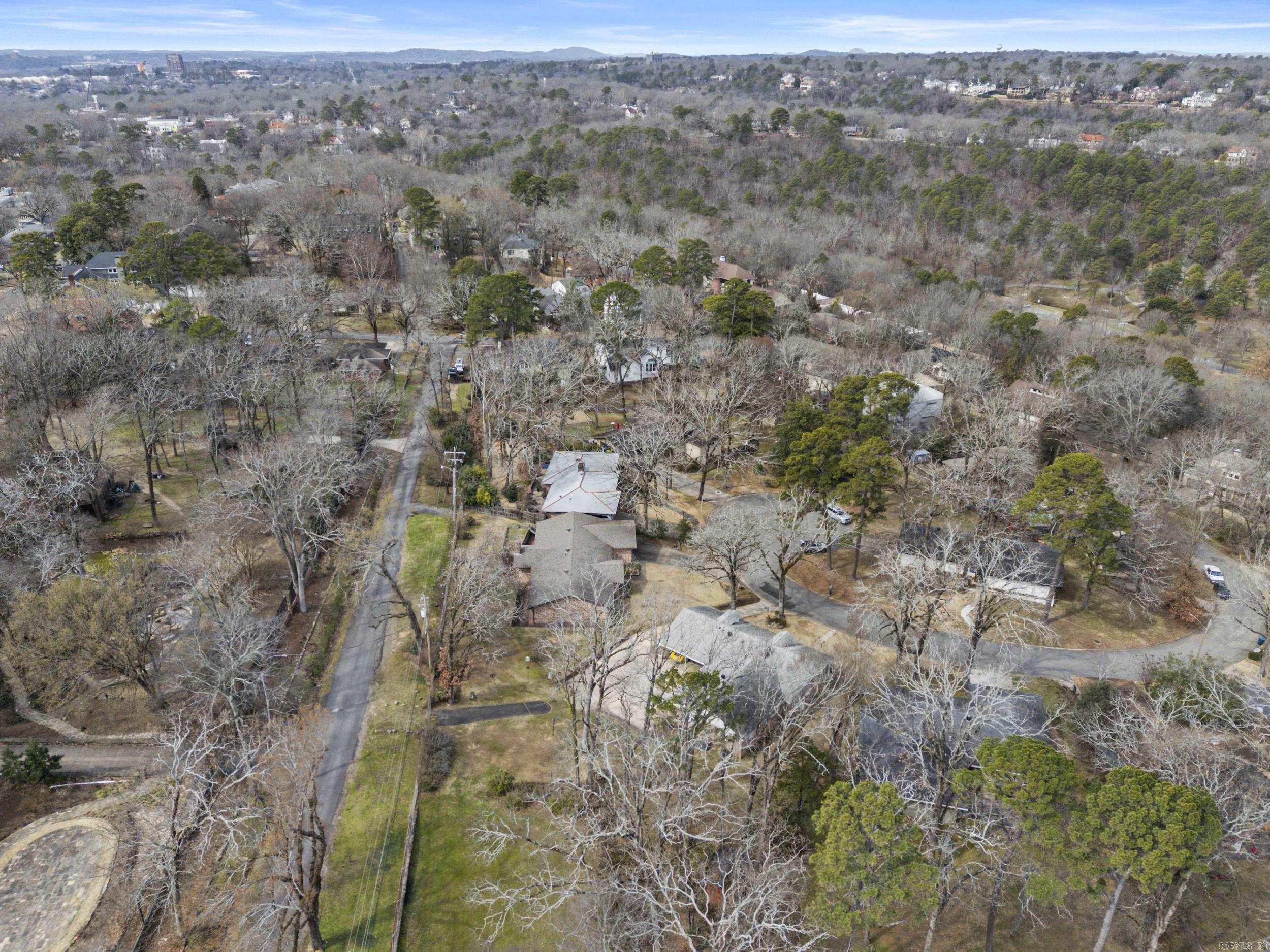 OAKWOOD MANOR - Residential