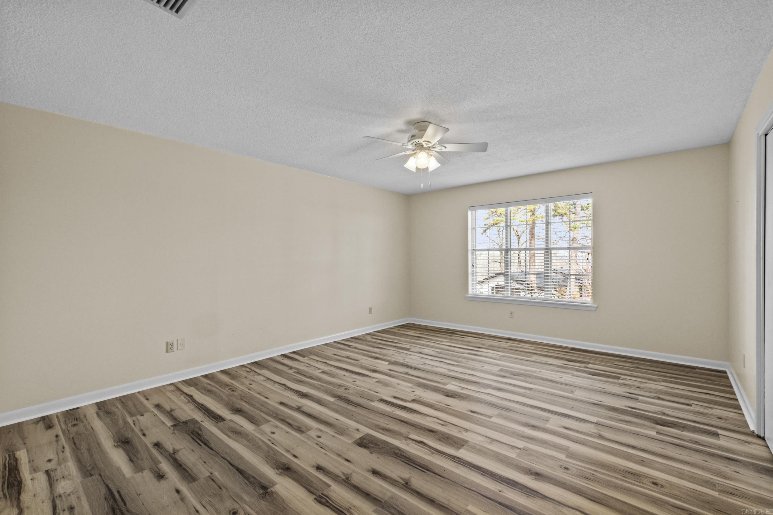 OAKWOOD MANOR - Residential