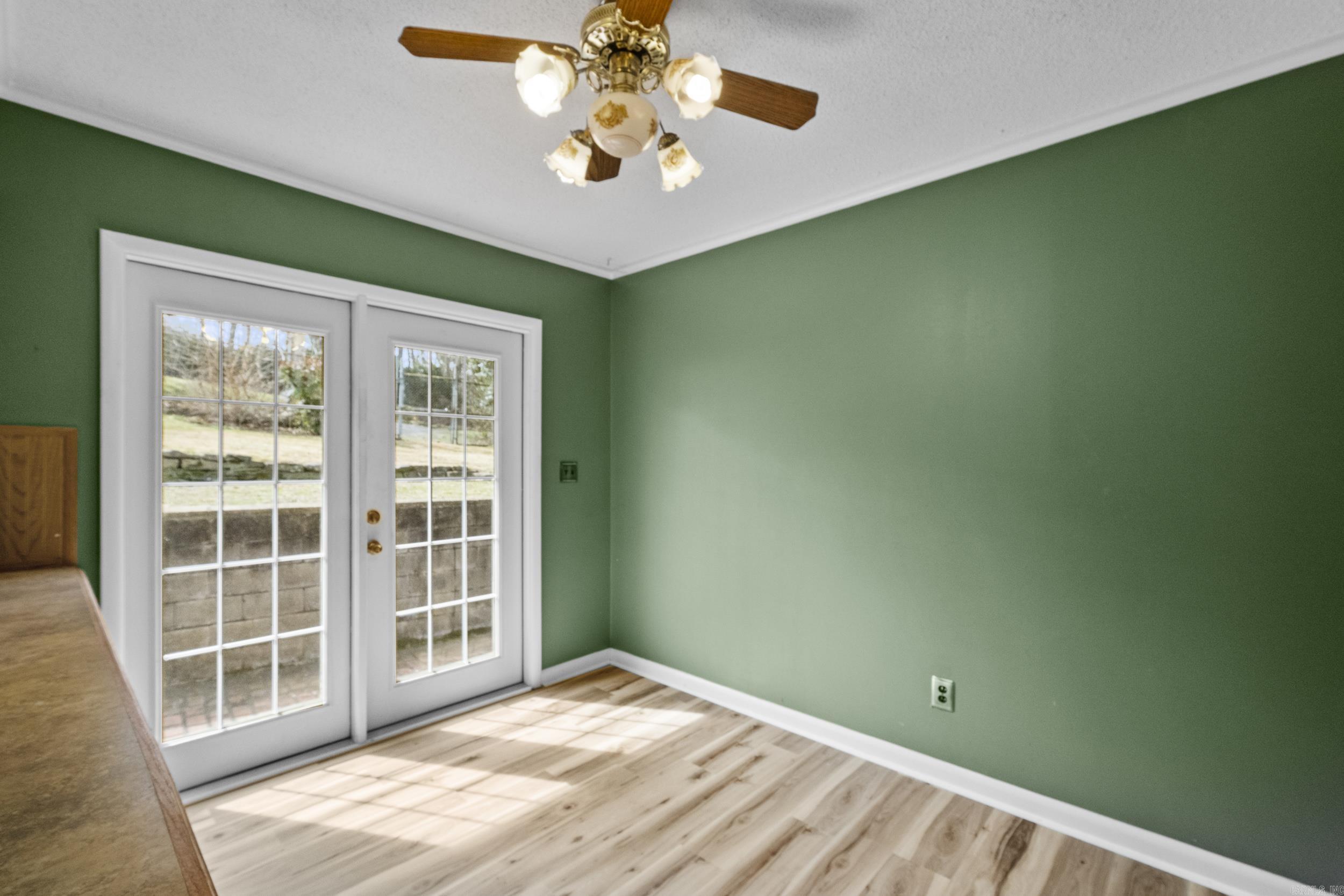 OAKWOOD MANOR - Residential