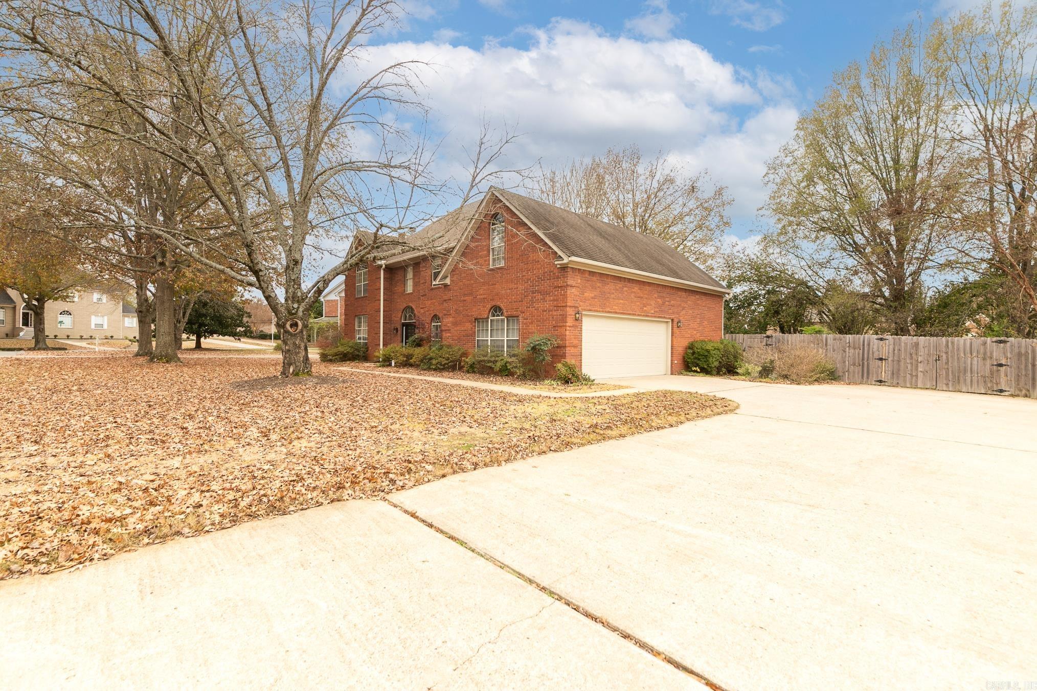 ROYAL OAKS - Residential