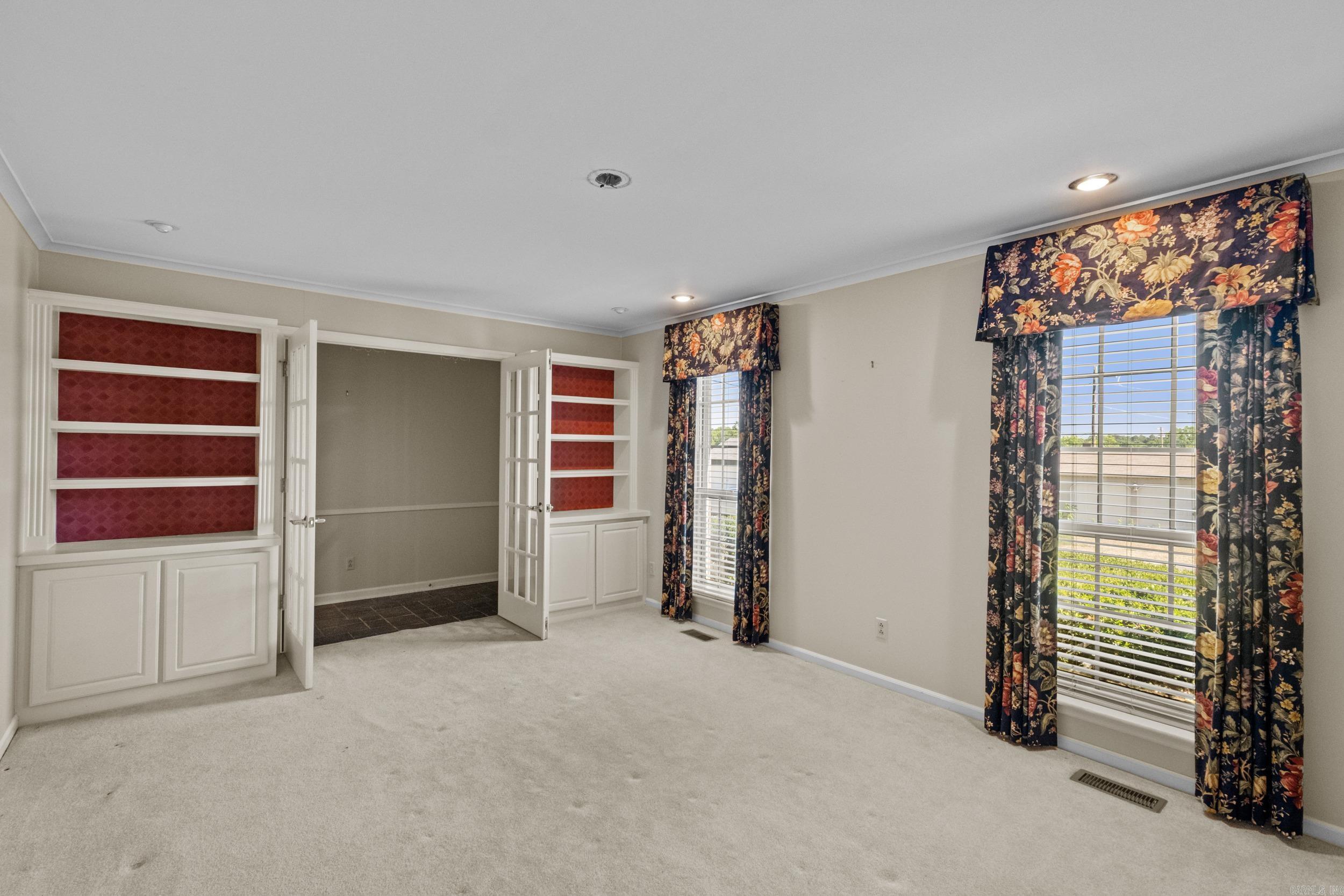 COLONY WEST - Residential