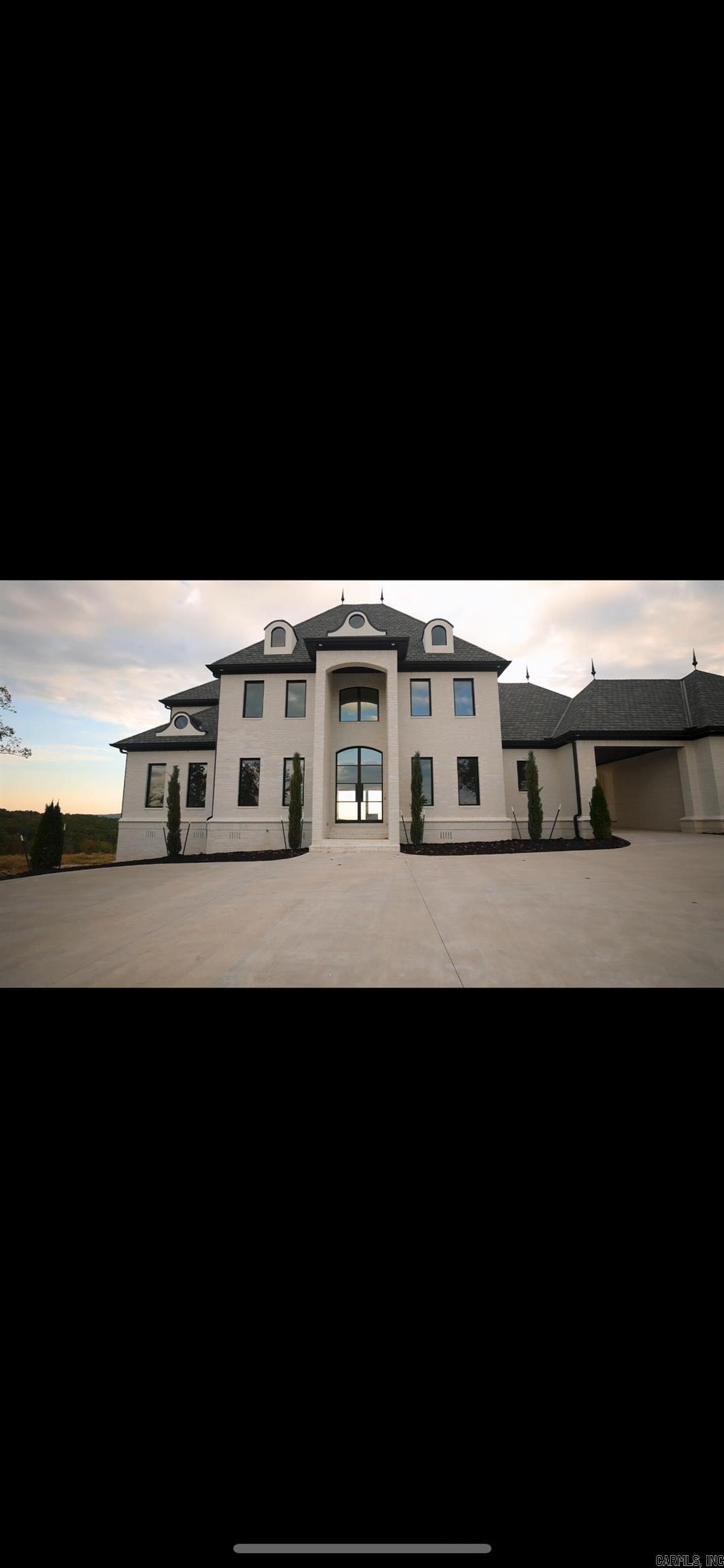 New Construction house. Almost 360 degree view of Lake Maumelle and the Western Mountain range. Overlooking Pinnacle mountain as well as the Alotian Golf Club. Neighborhood amenities include soccer field, football field, basketball courts, tennis courts, pickleball courts, bonfire pit, as well as miles of hand cut nature walking trails.