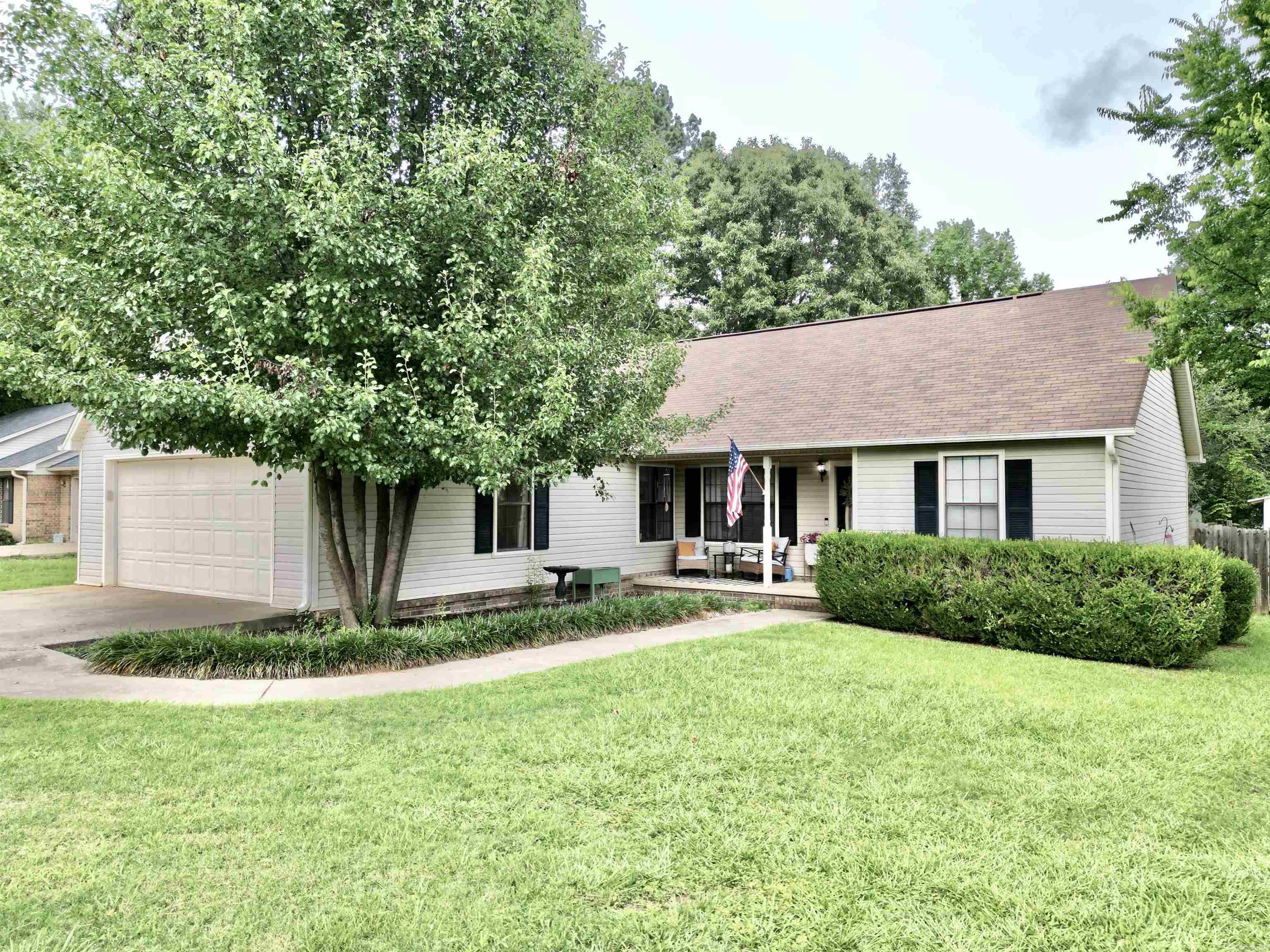 Well maintained home in Gray Oaks Subdivision! Whether you're buying your first home, downsizing, or simply looking for a fresh start, this 3-bedroom, 2-bath home checks all the boxes. With a welcoming layout and room to grow, it's ready for you to make it your own!