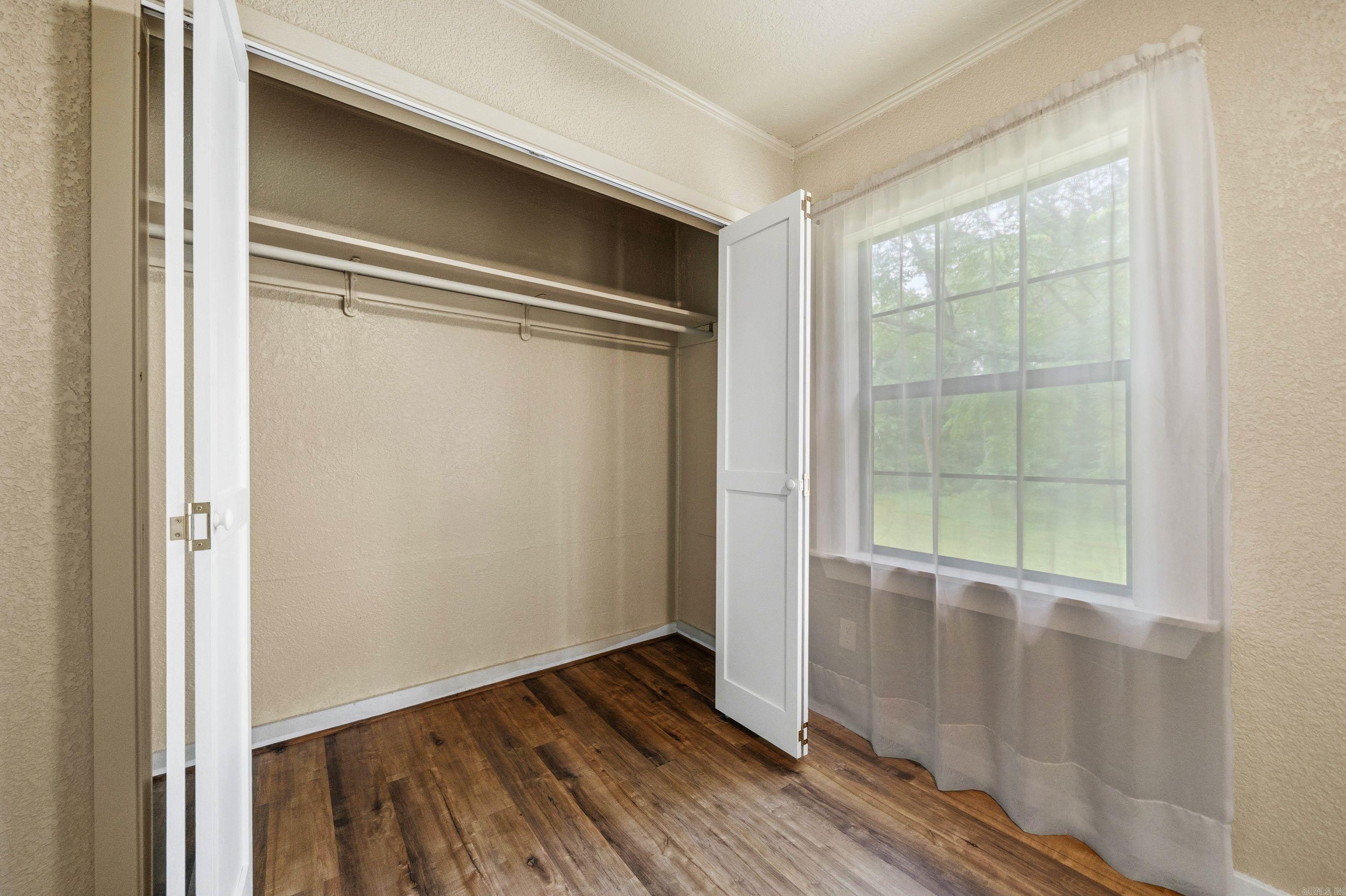 BARNES & SMITH - Residential