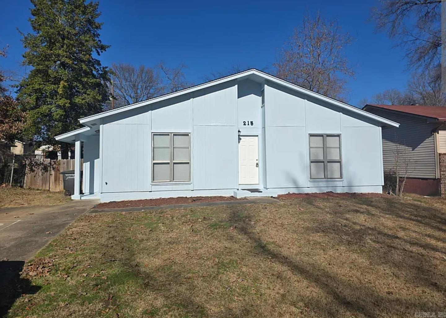 Cozy updated 3 bedroom, 1 bathroom home will be perfect for a Family or Roommates
