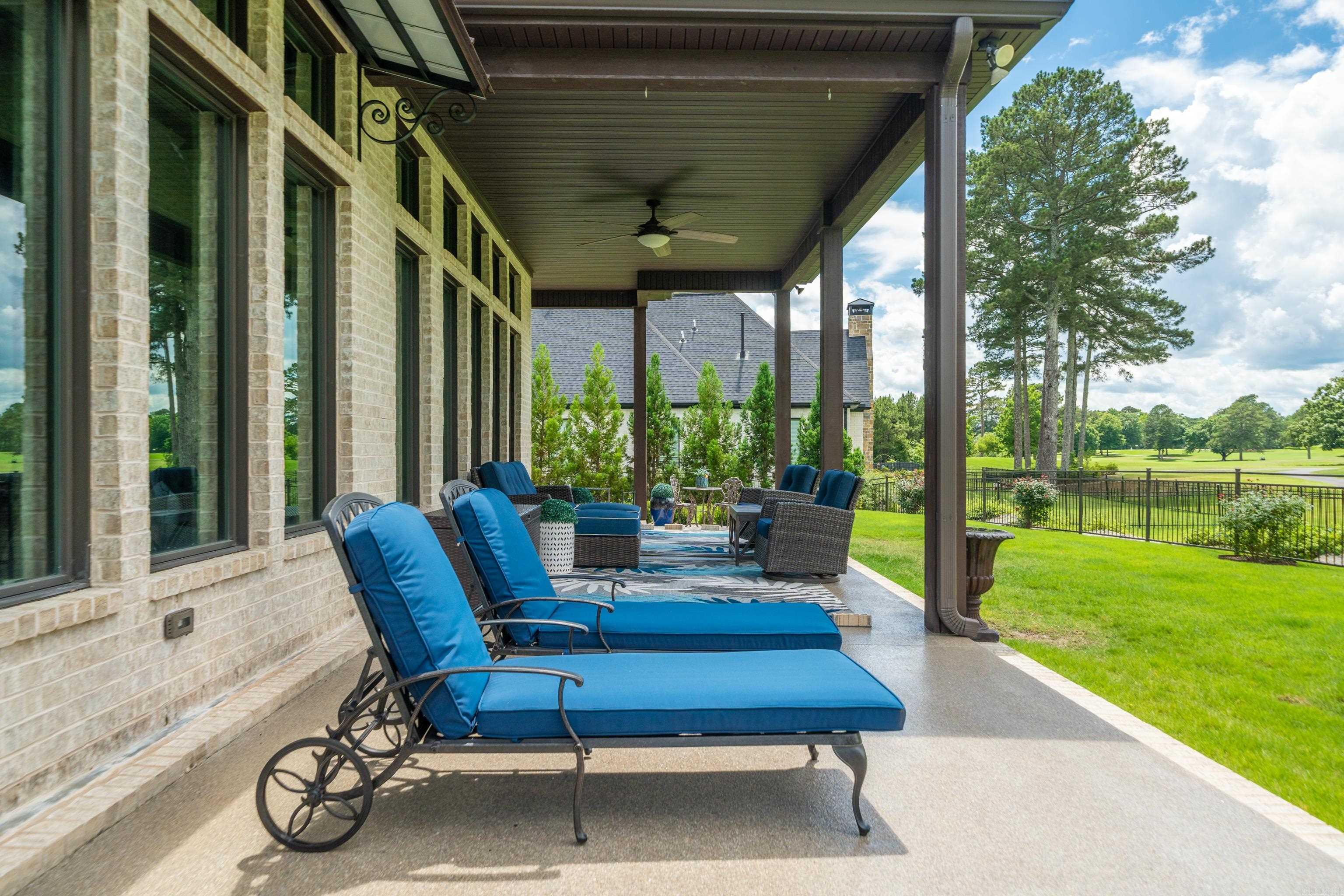 ARLINGTON PARK - Residential