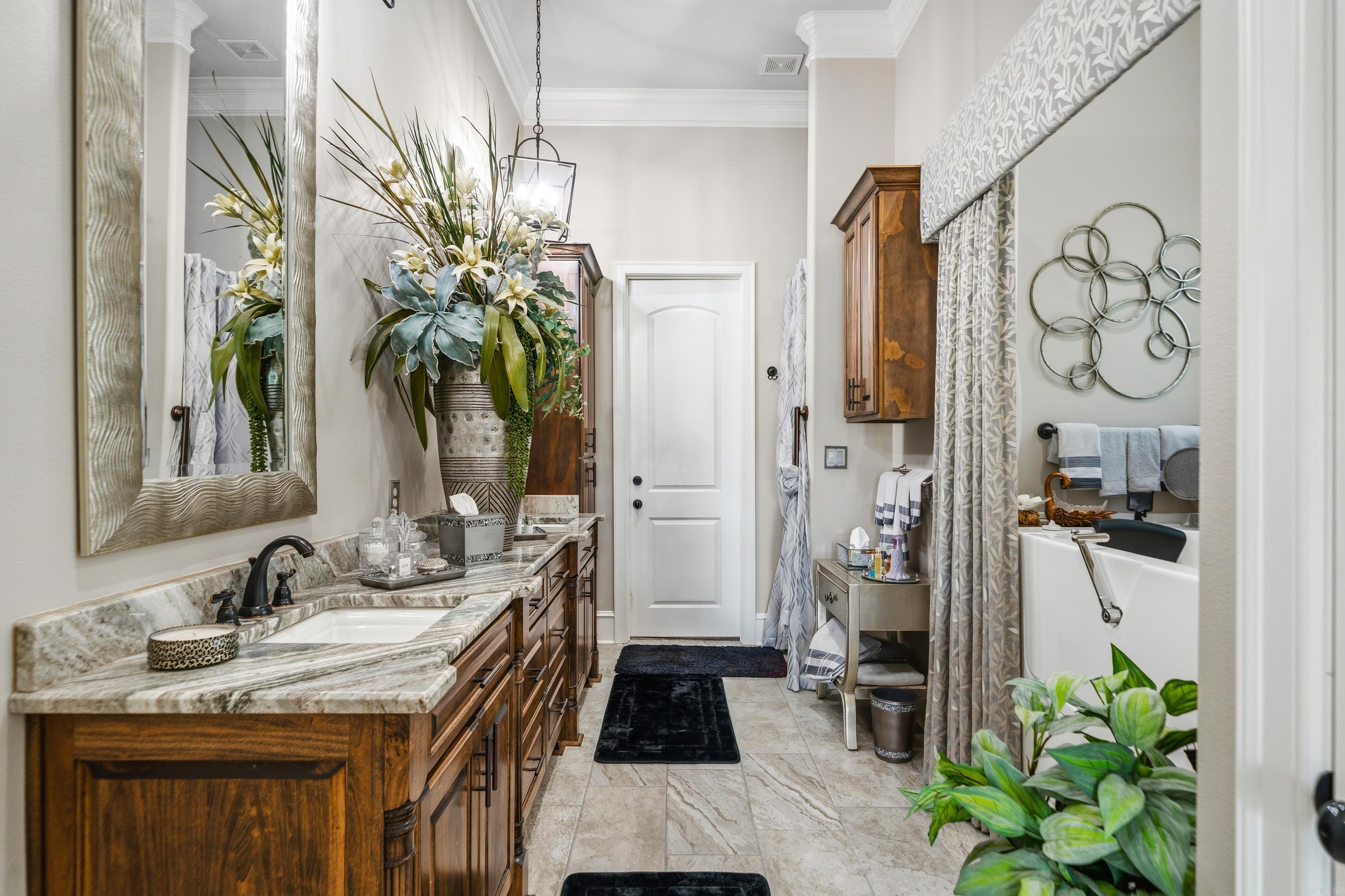 ARLINGTON PARK - Residential