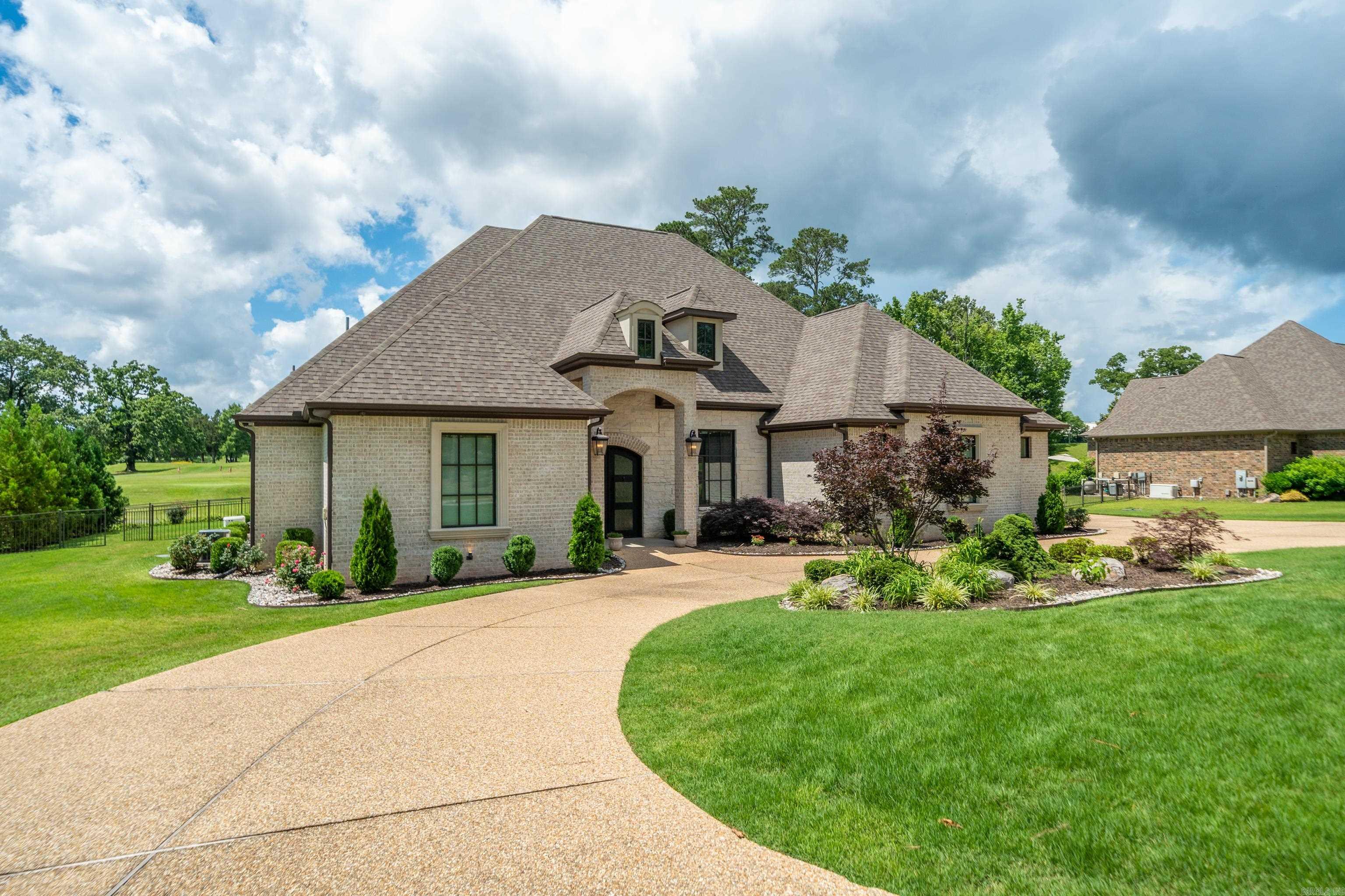 ARLINGTON PARK - Residential