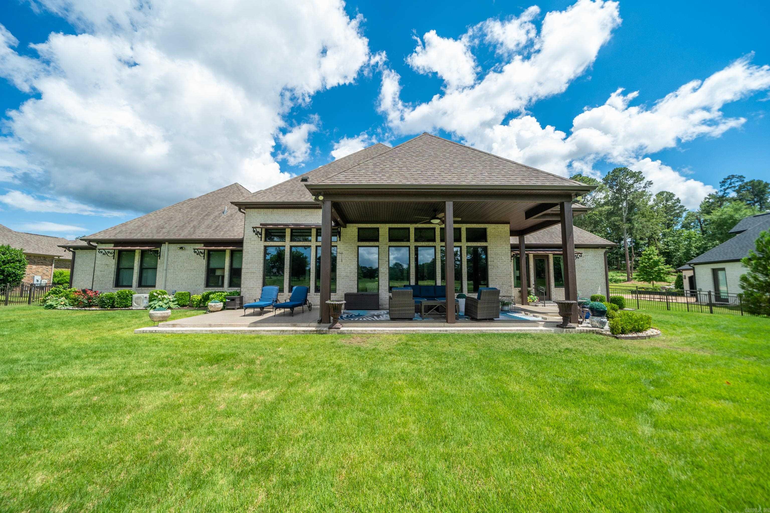 ARLINGTON PARK - Residential