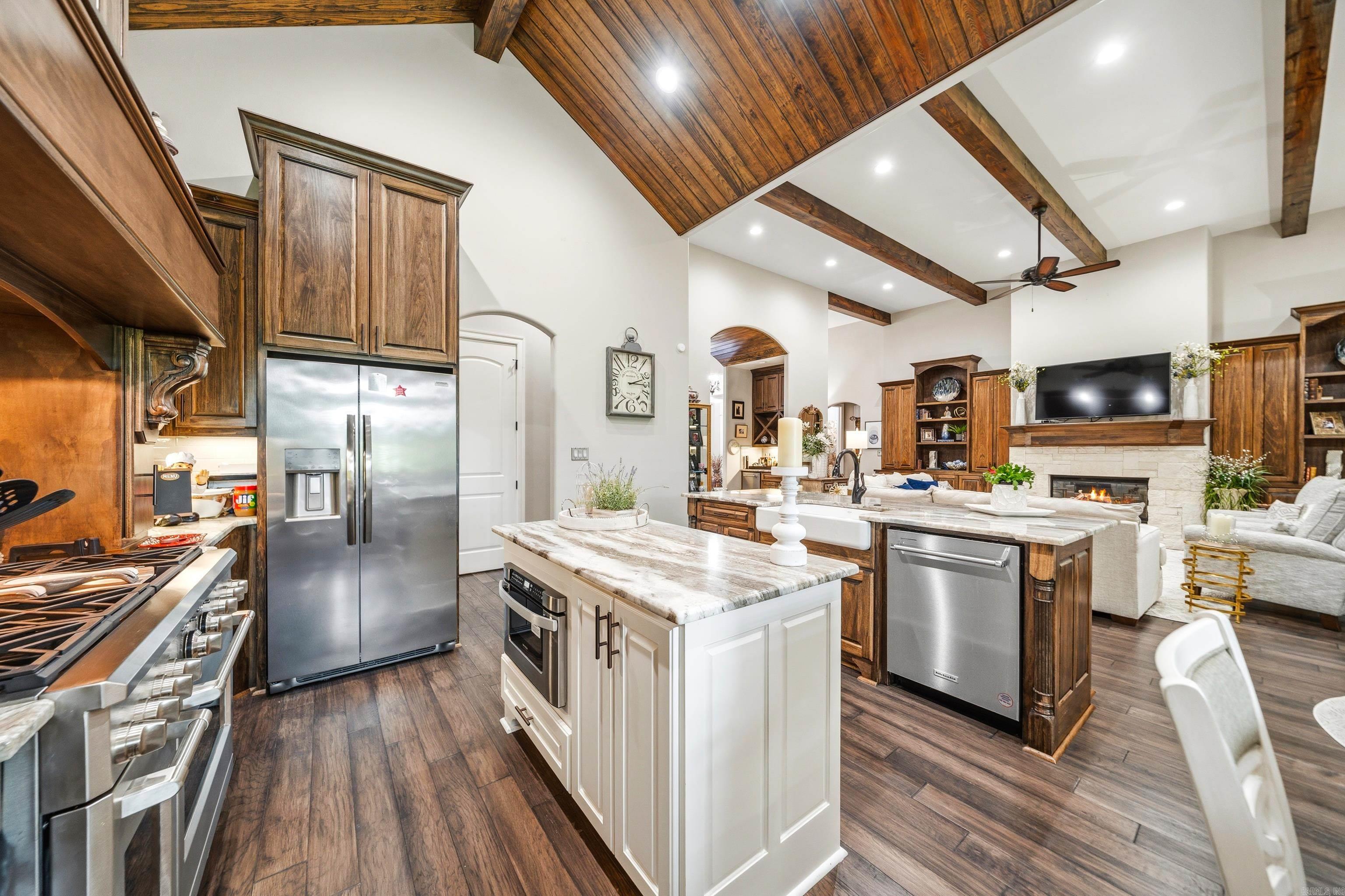 ARLINGTON PARK - Residential