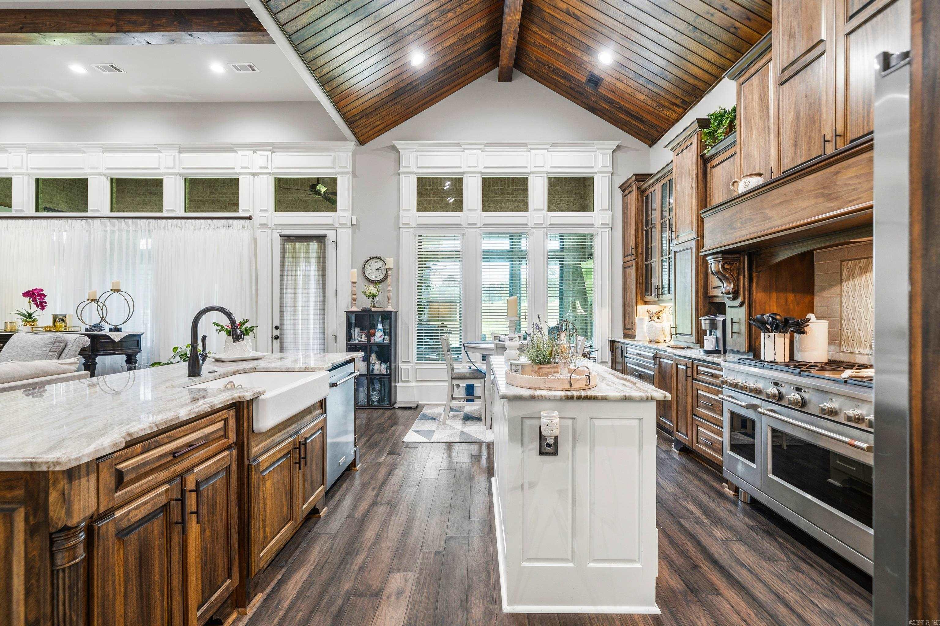 ARLINGTON PARK - Residential