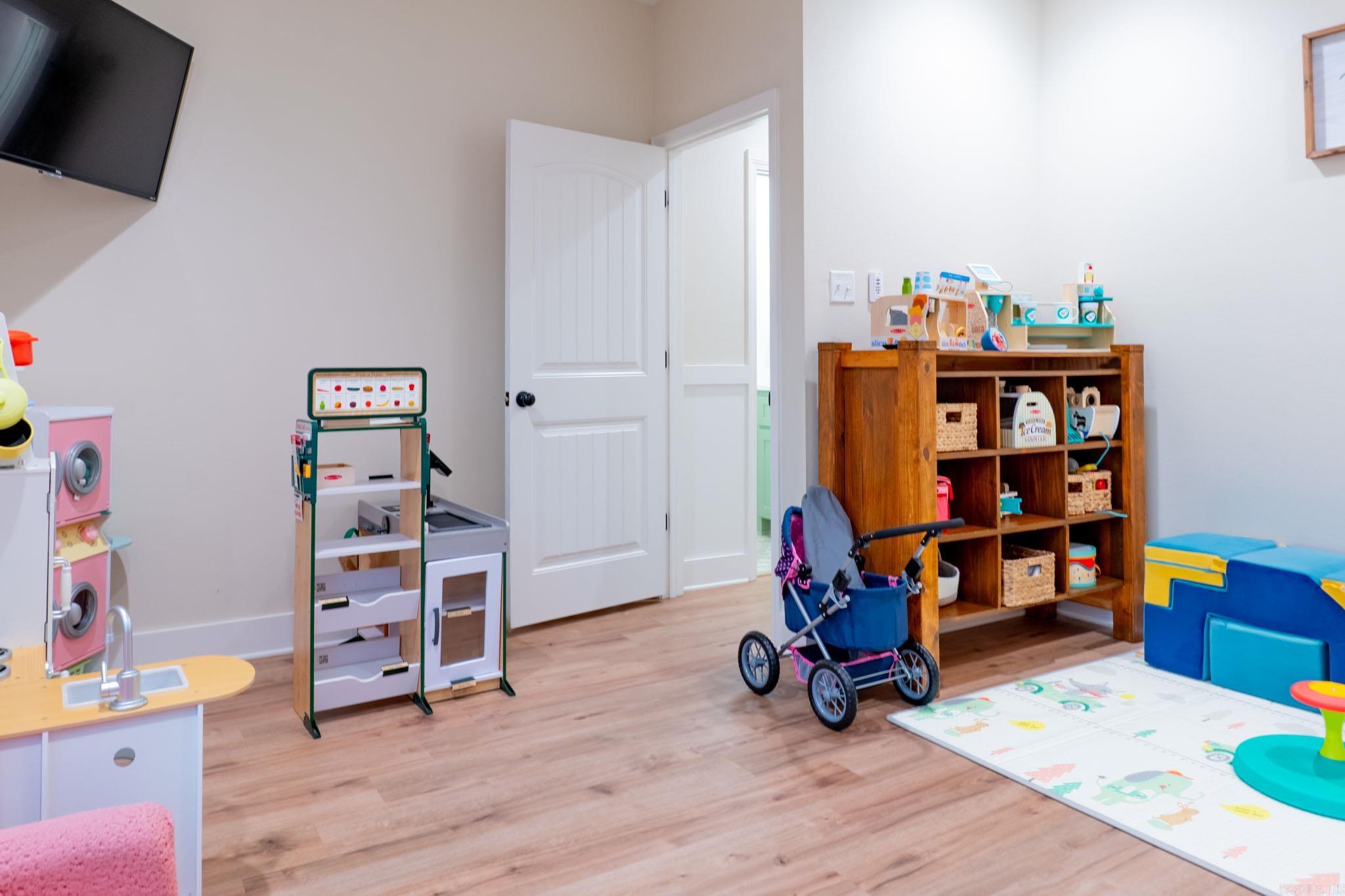 MOUNT TABOR ESTATES - Residential