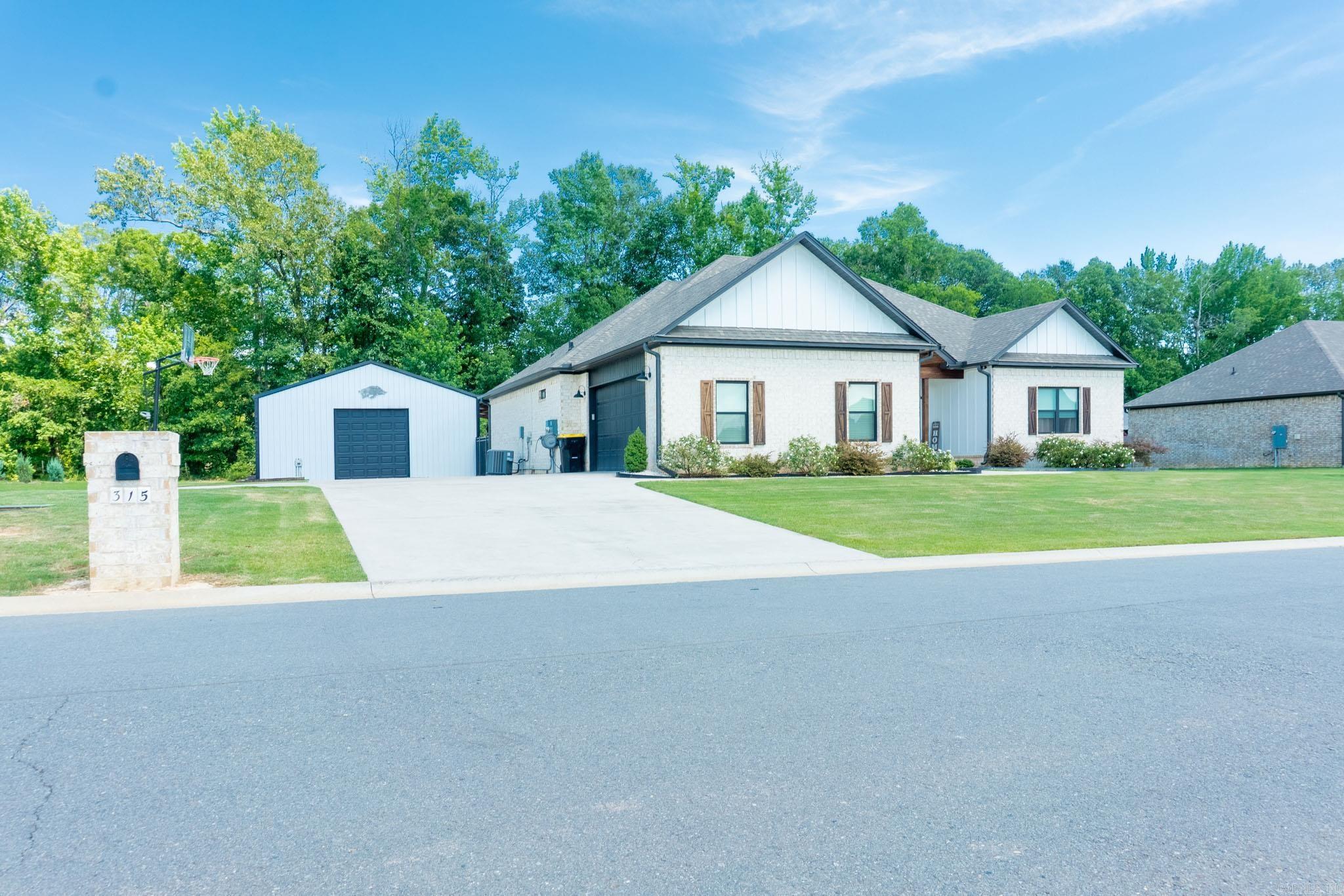 MOUNT TABOR ESTATES - Residential