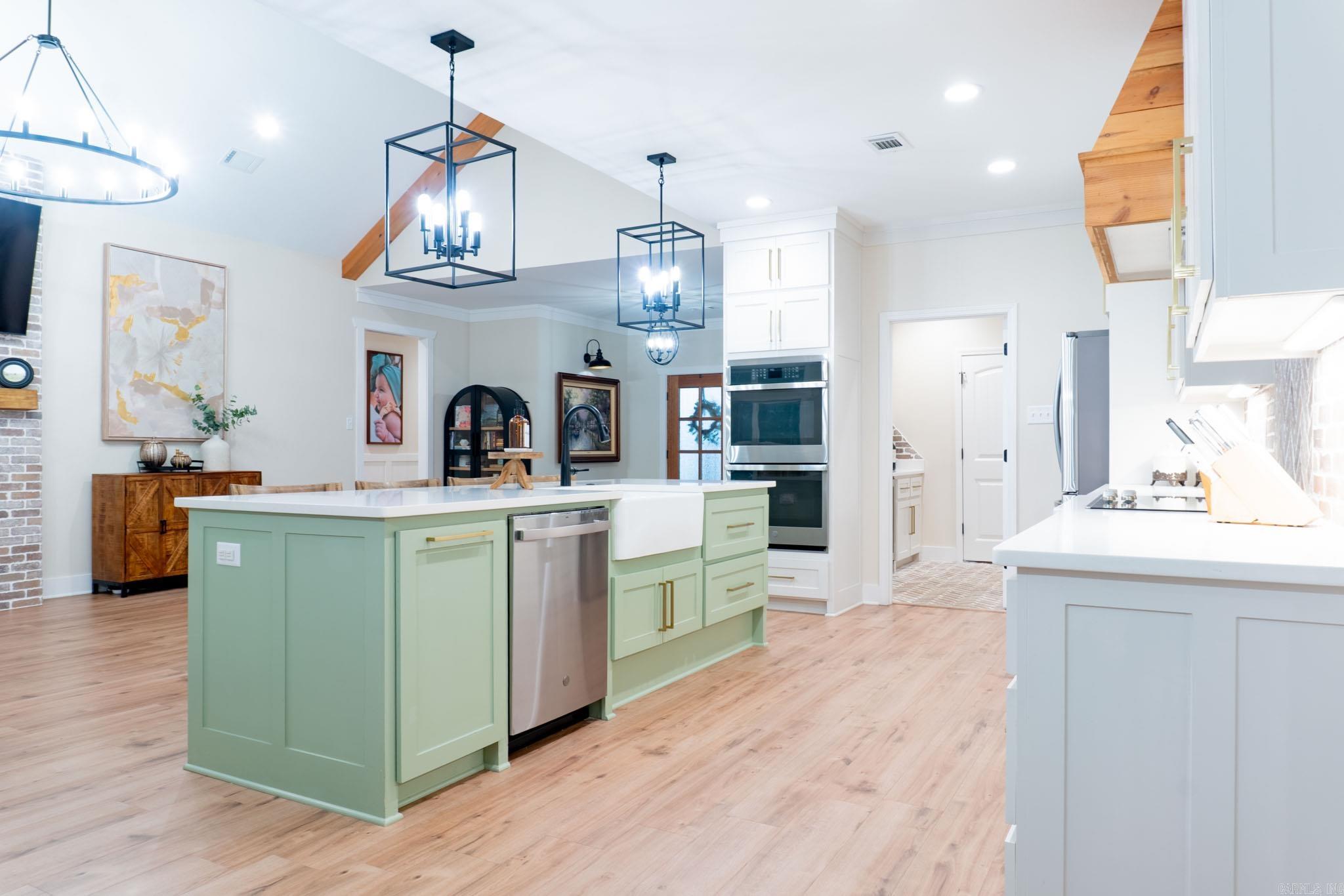 MOUNT TABOR ESTATES - Residential