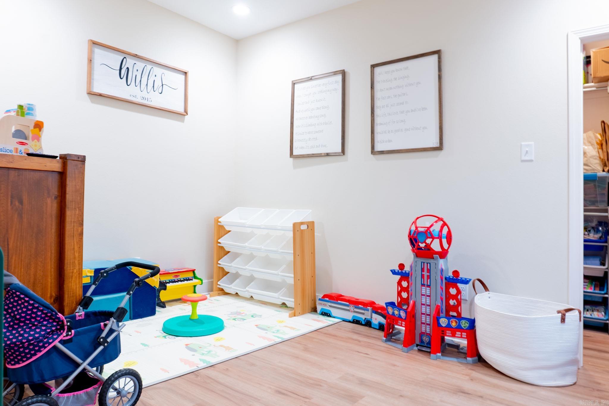 MOUNT TABOR ESTATES - Residential