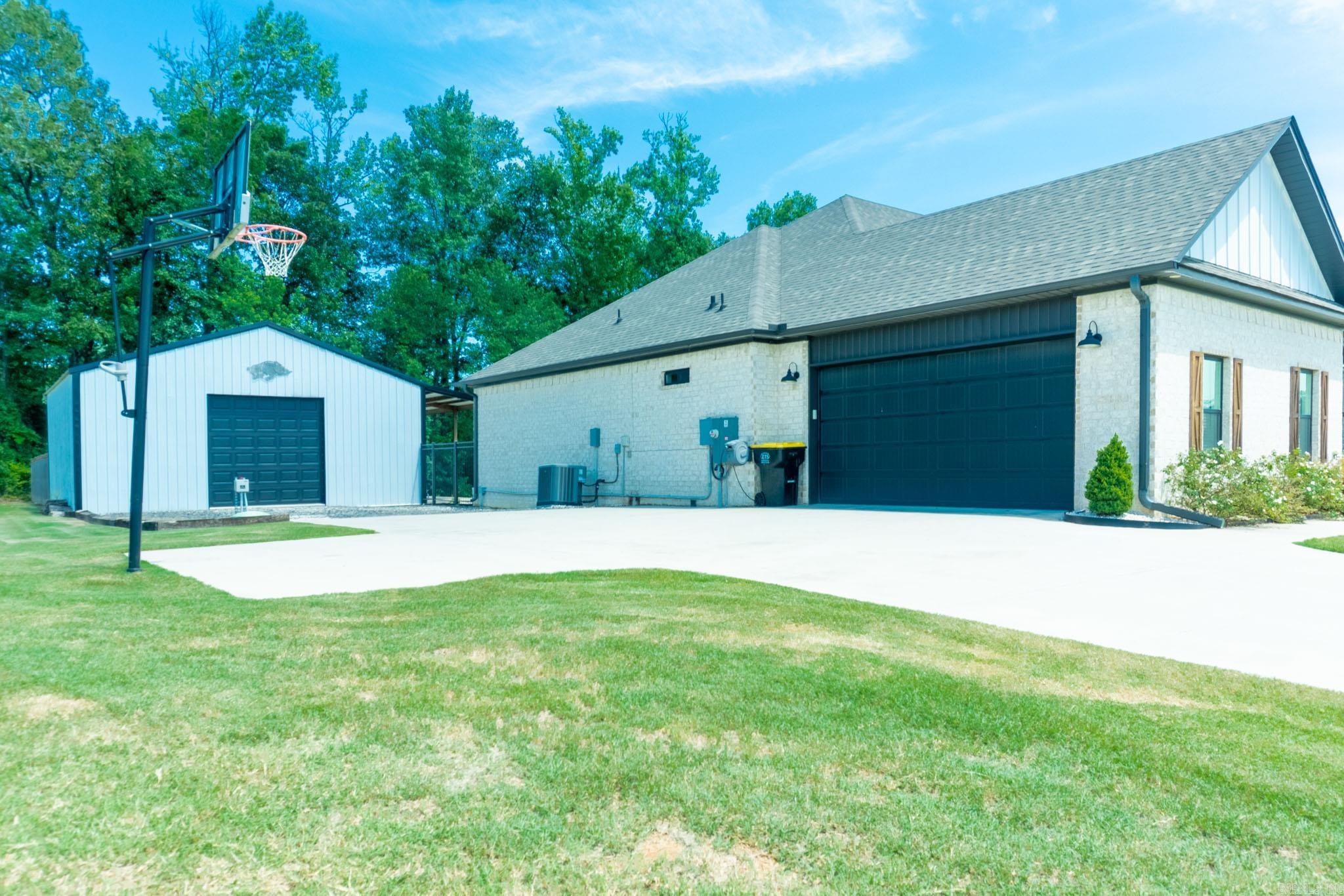 MOUNT TABOR ESTATES - Residential