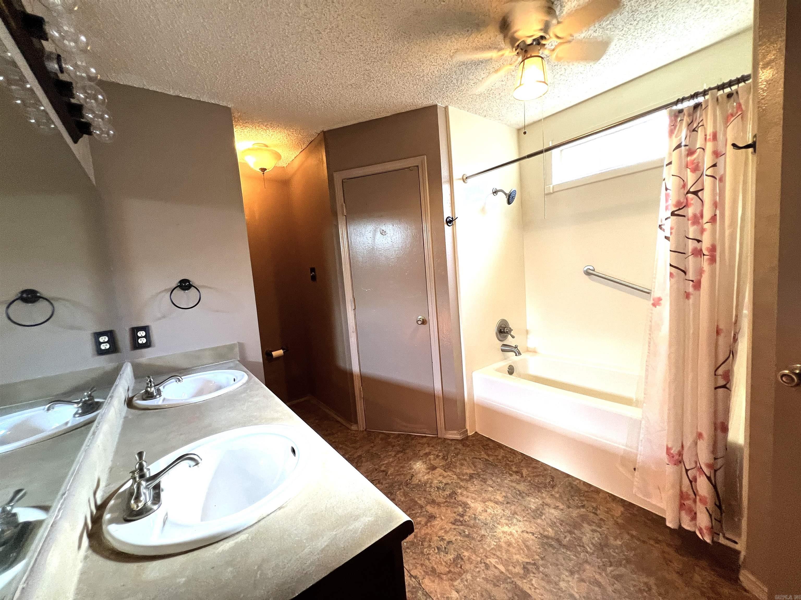MEADOWLAKE - Residential