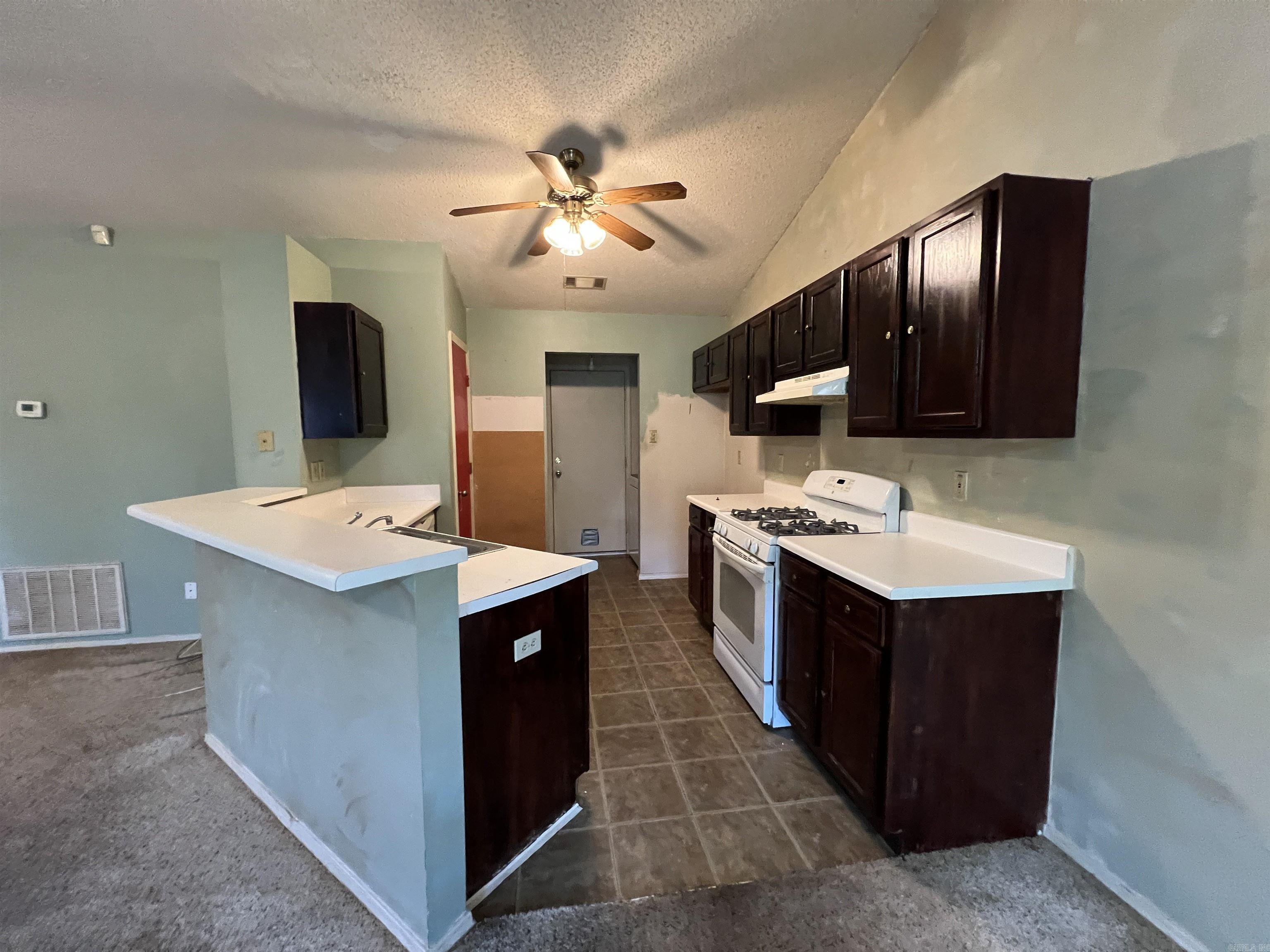 MEADOWLAKE - Residential