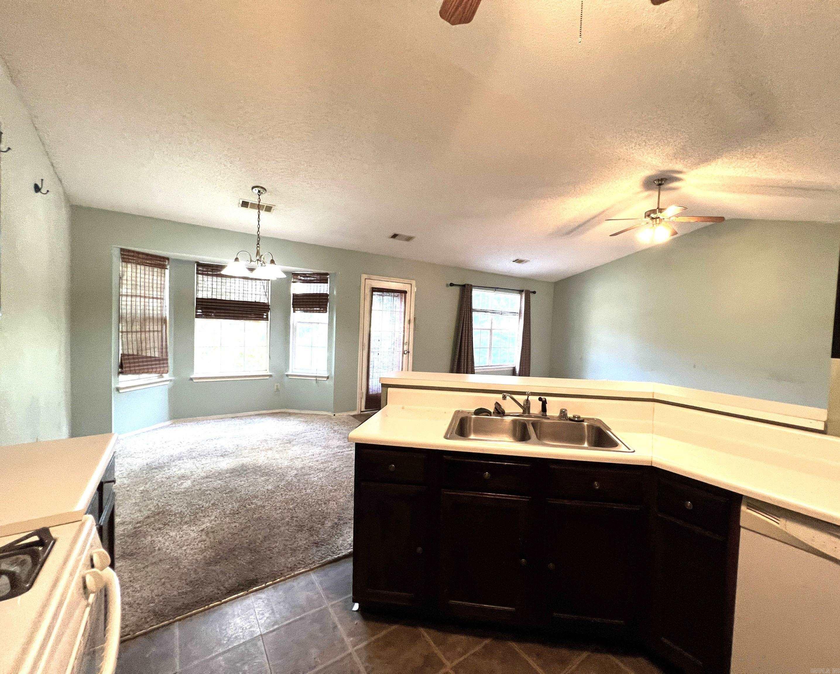 MEADOWLAKE - Residential