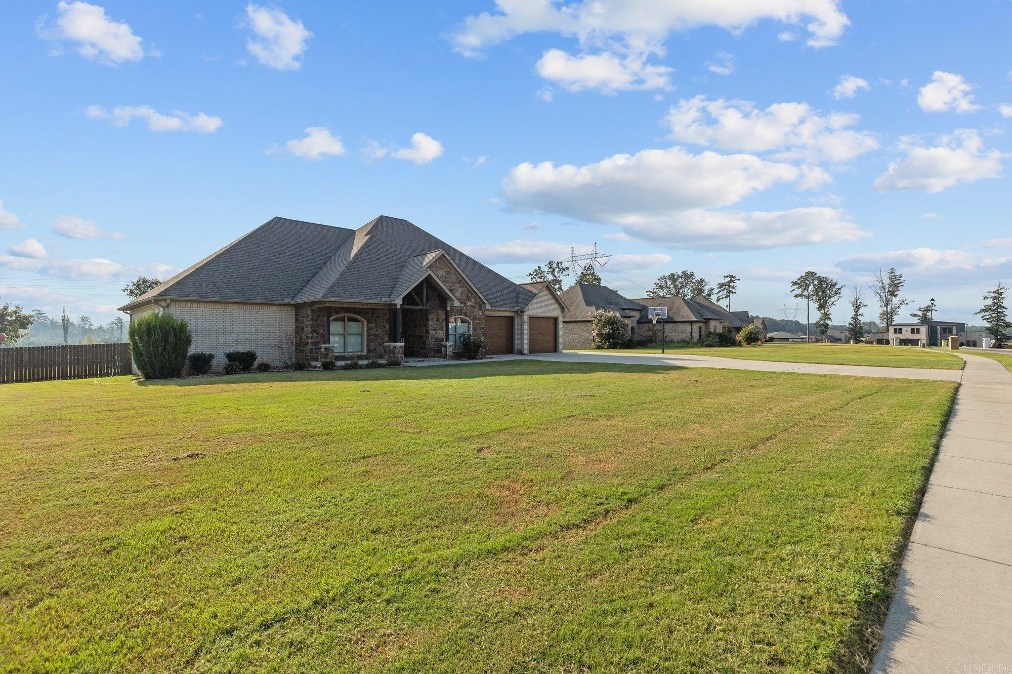 OAK TREE RIDGE SUB - Residential
