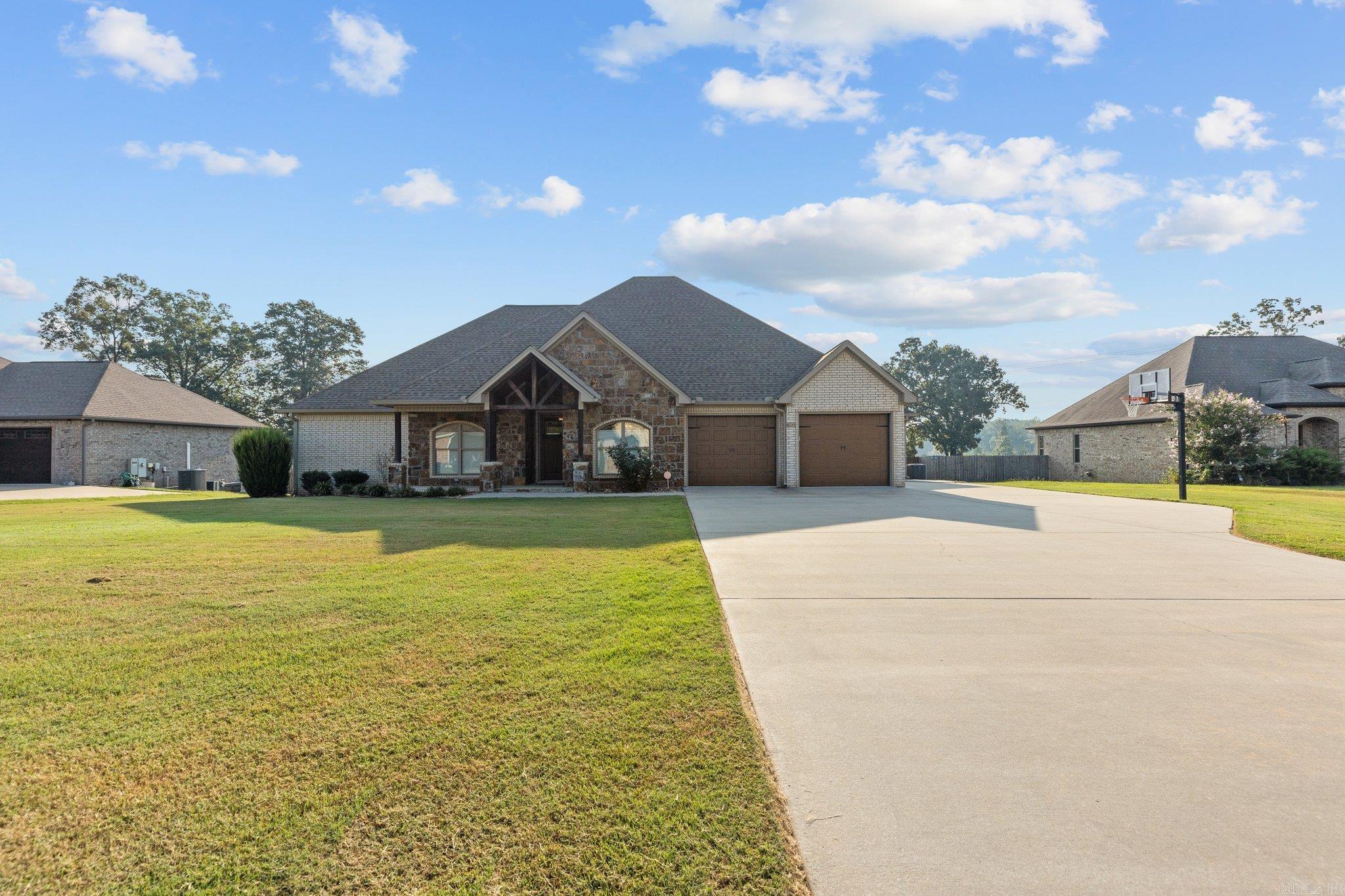 OAK TREE RIDGE SUB - Residential