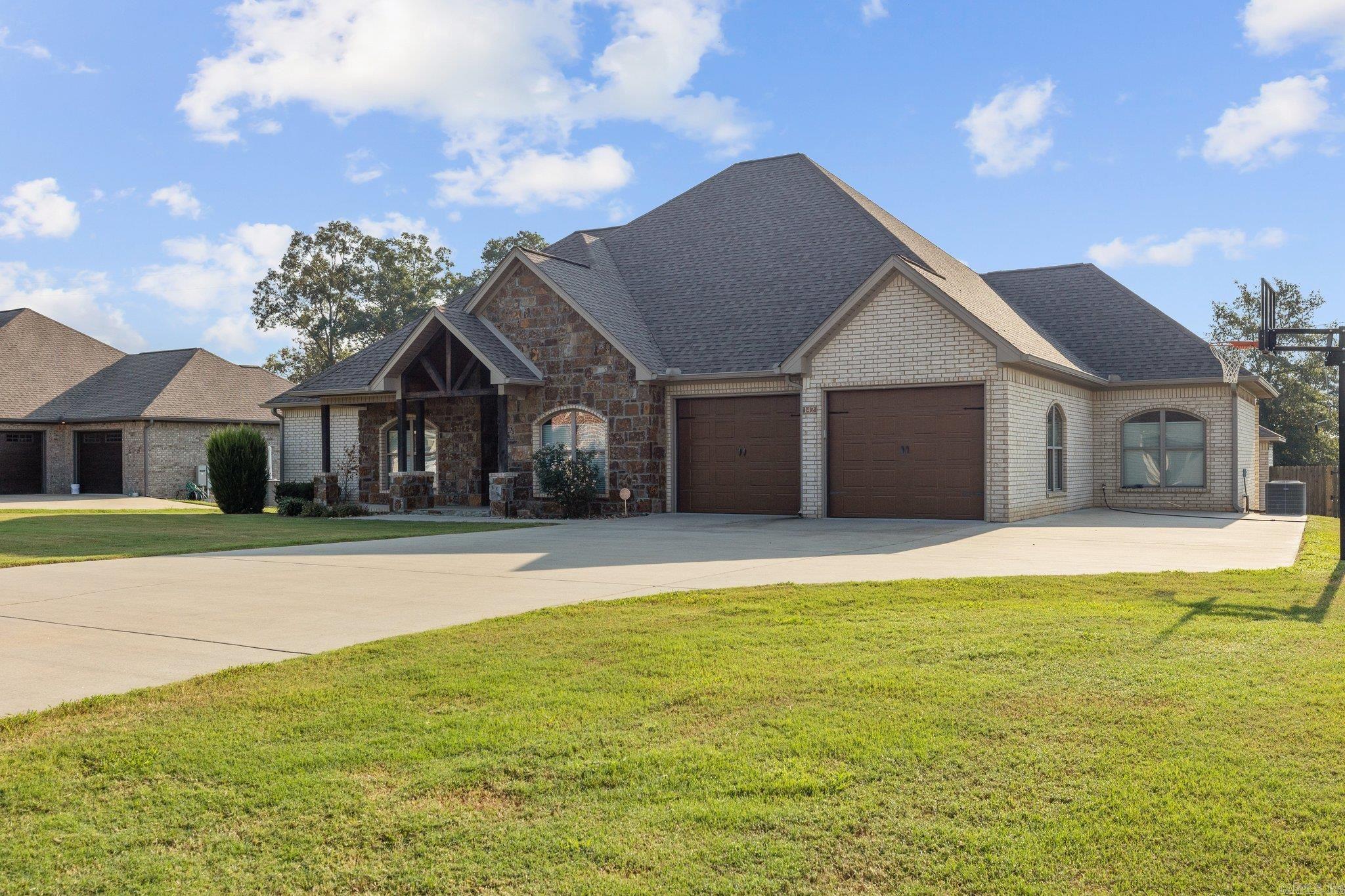 OAK TREE RIDGE SUB - Residential
