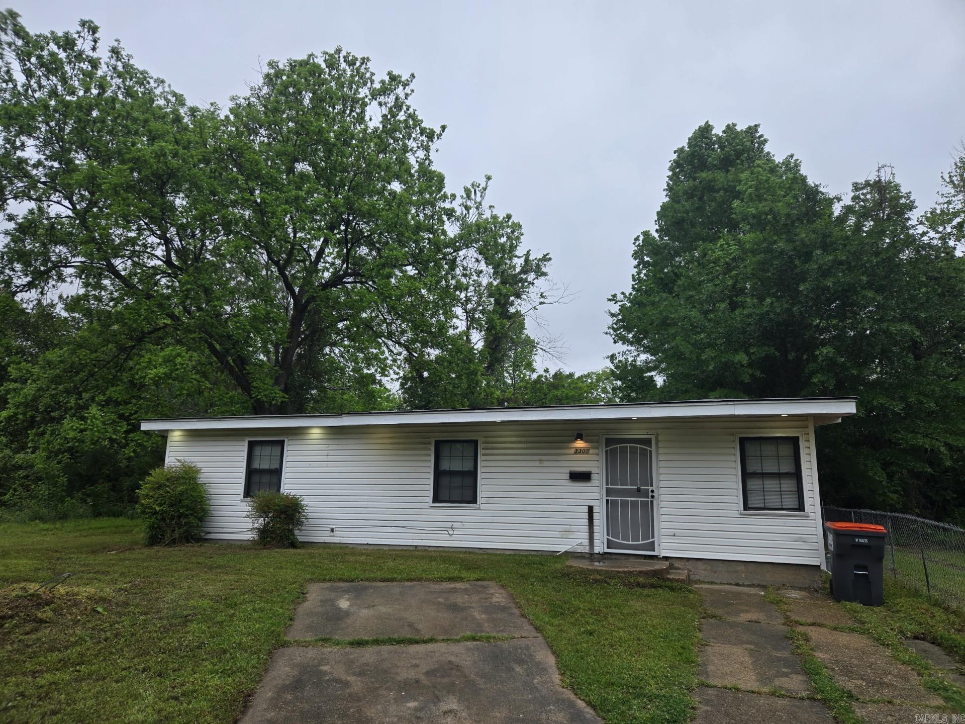 Fully renovated family home that would be perfect for a first time homeowner. New flooring, paint, and lighting. Call today to learn more about this home.