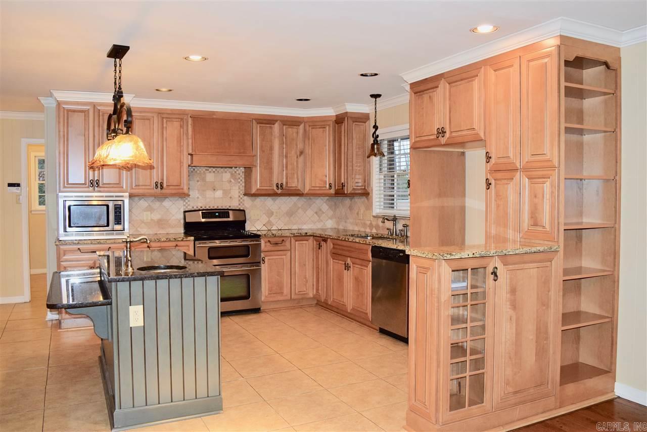 COUNTRY CLUB OF AR VILLAGE WAY A - Residential