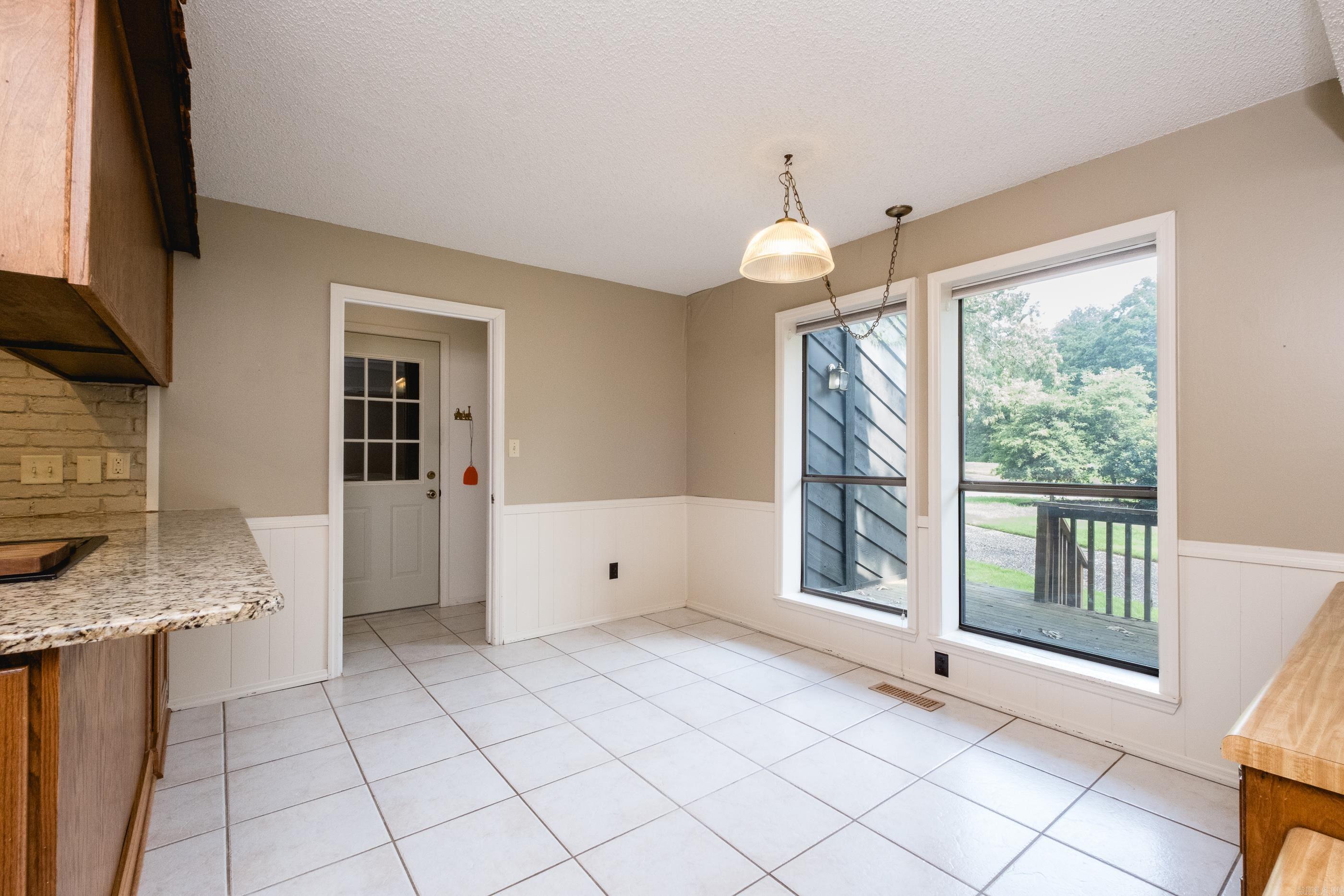 MAUMELLE CLUB MANOR TO CRYSTAL - Residential
