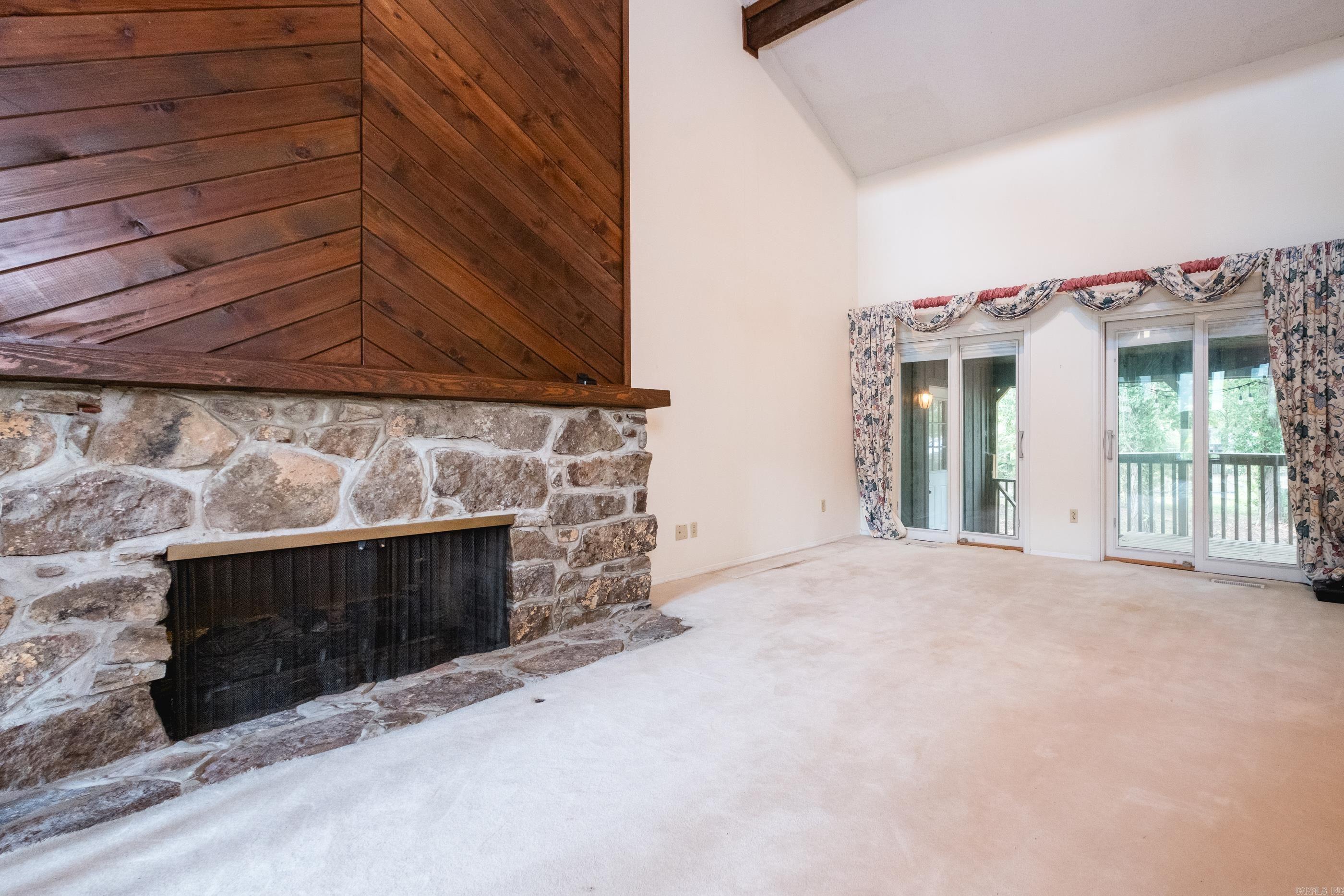 MAUMELLE CLUB MANOR TO CRYSTAL - Residential