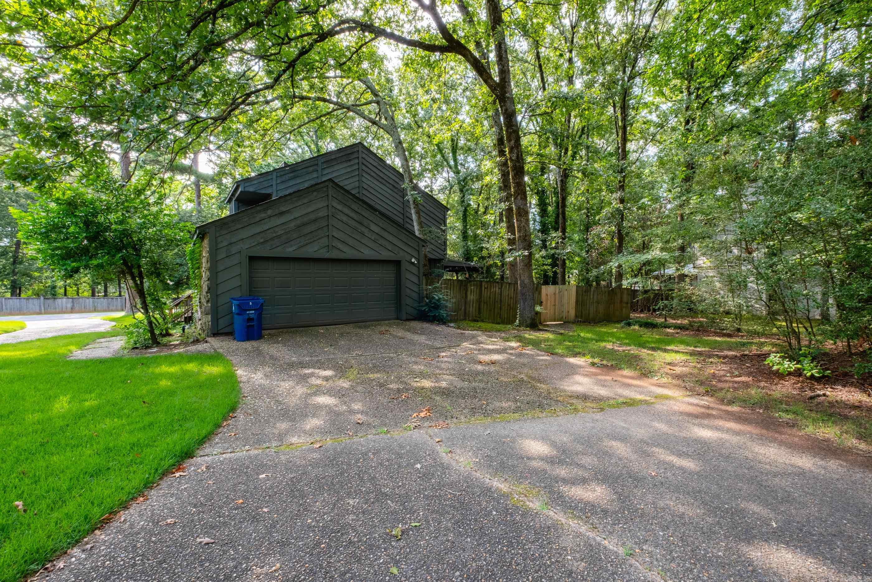 MAUMELLE CLUB MANOR TO CRYSTAL - Residential