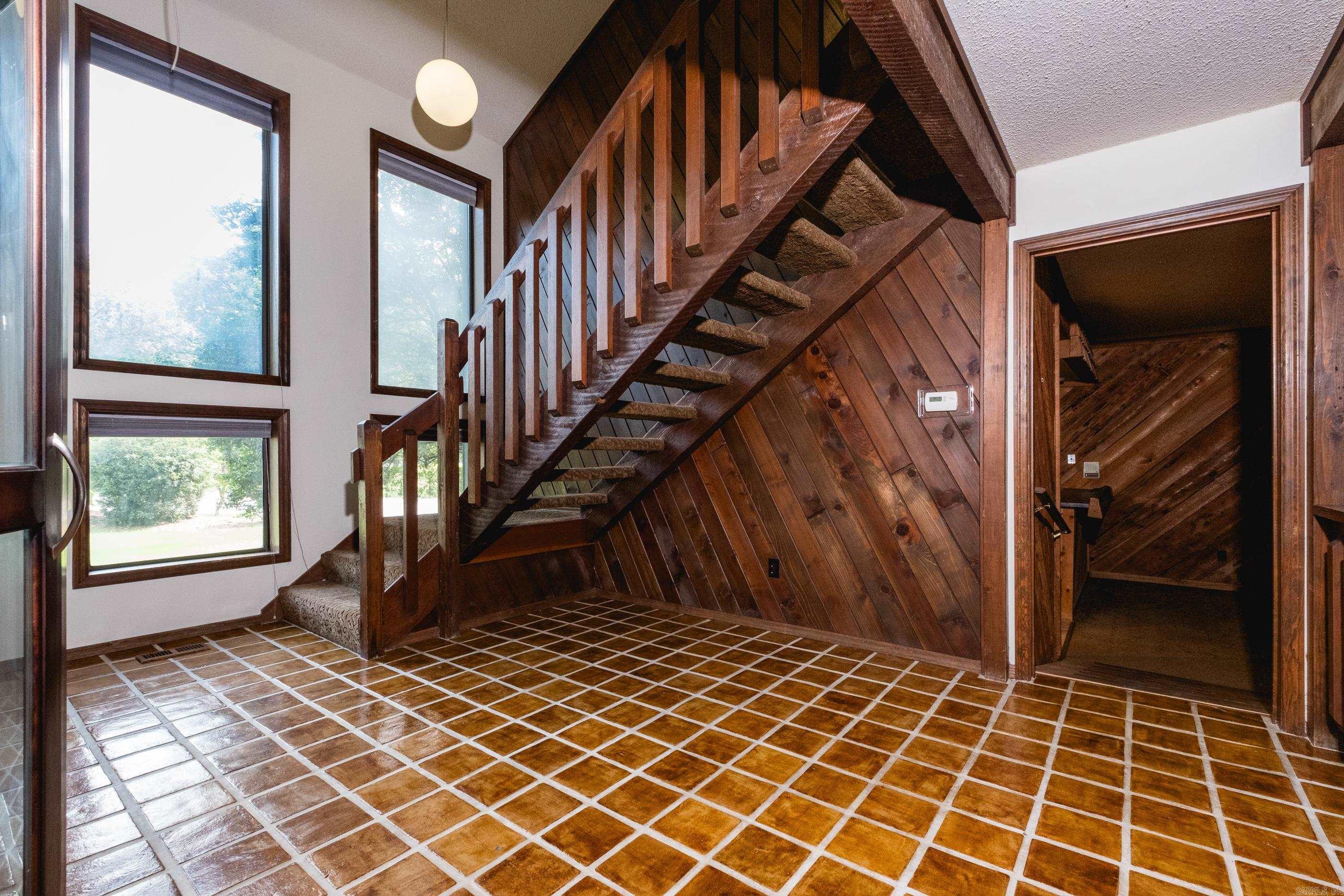 MAUMELLE CLUB MANOR TO CRYSTAL - Residential