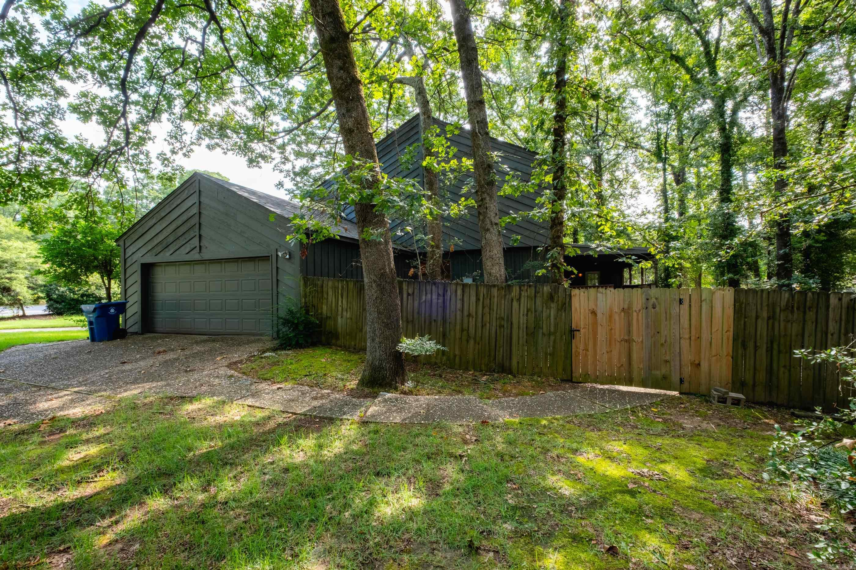 MAUMELLE CLUB MANOR TO CRYSTAL - Residential