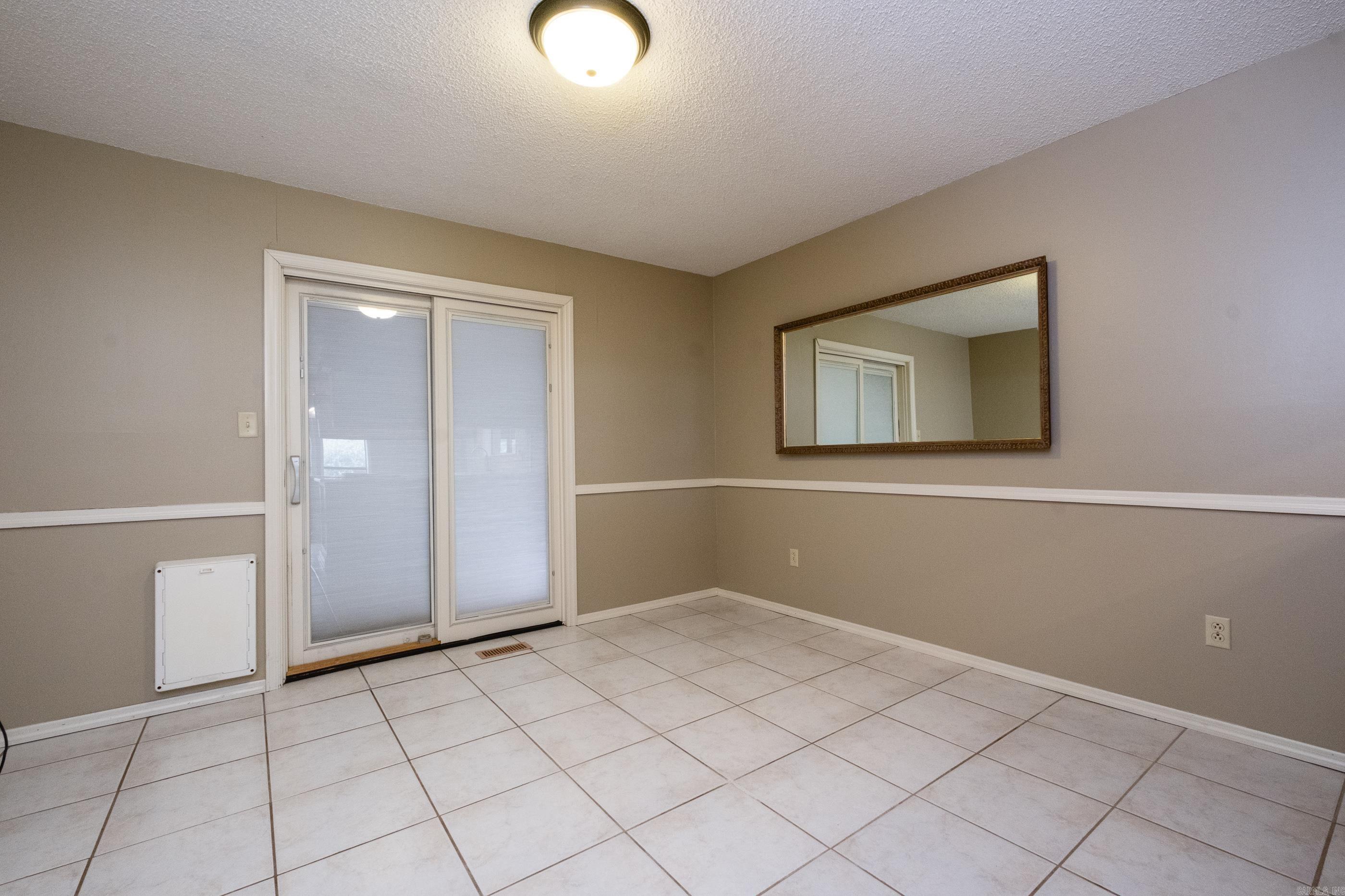 MAUMELLE CLUB MANOR TO CRYSTAL - Residential