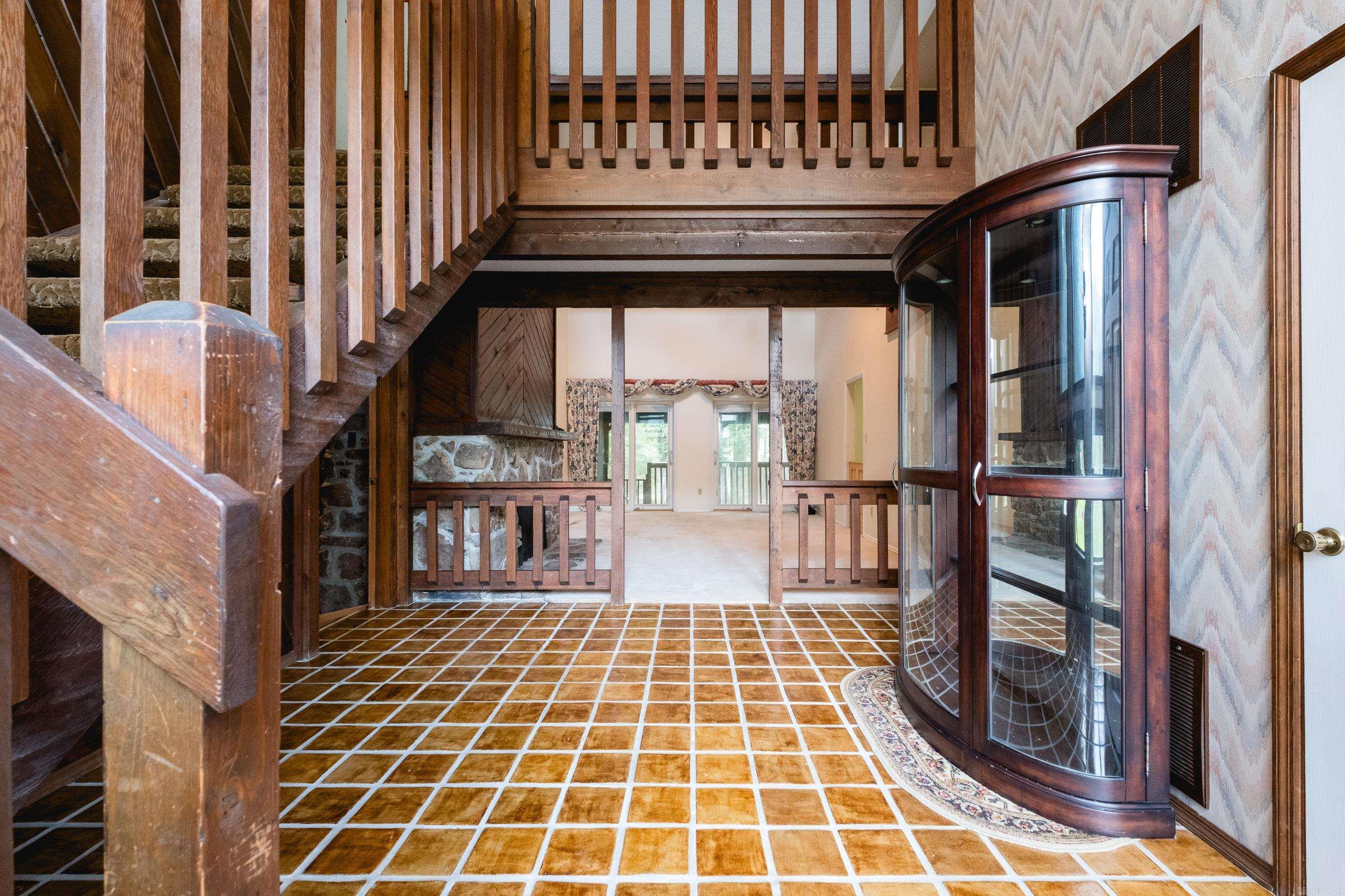 MAUMELLE CLUB MANOR TO CRYSTAL - Residential
