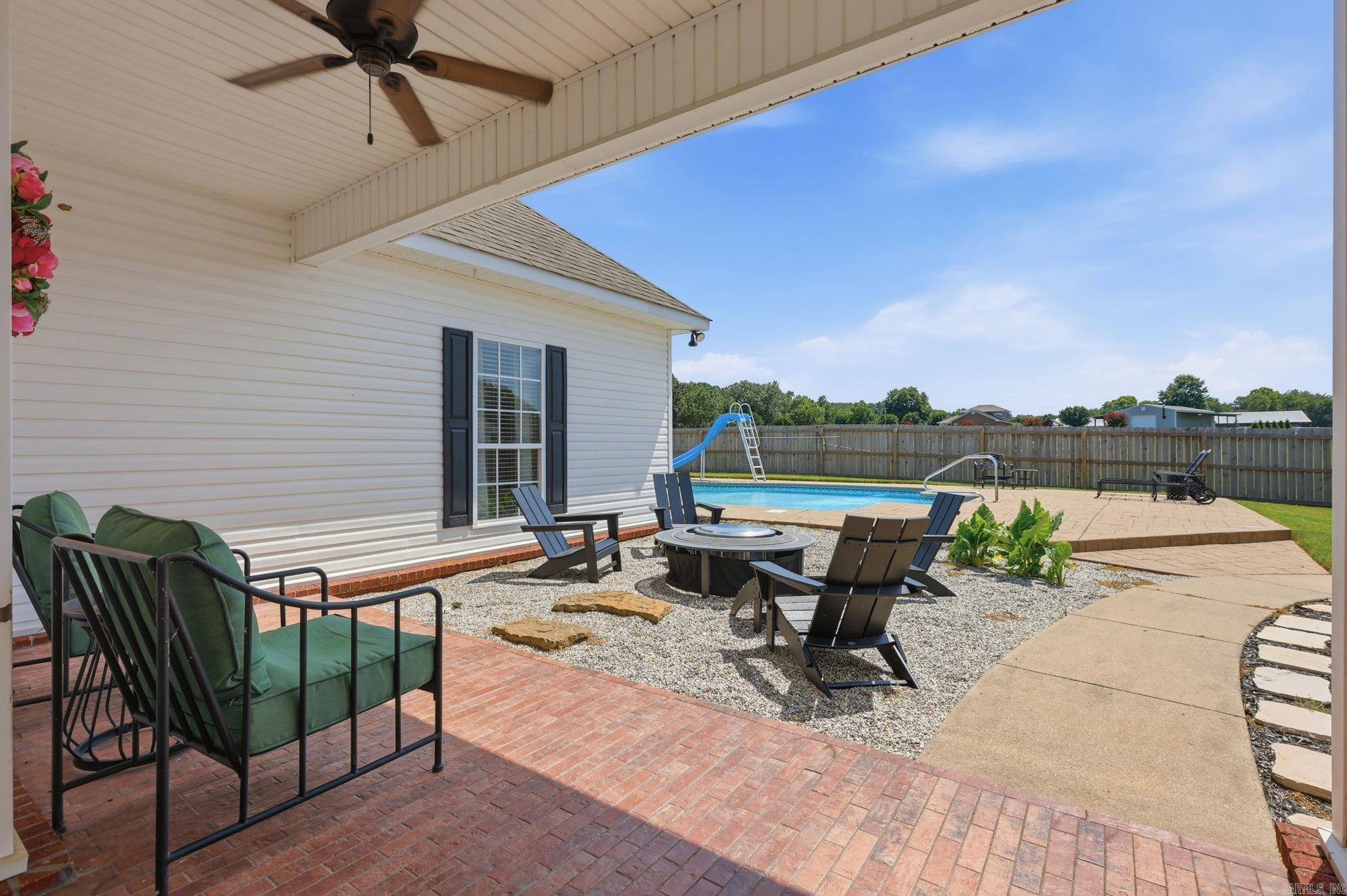 RIVER RANCH - Residential
