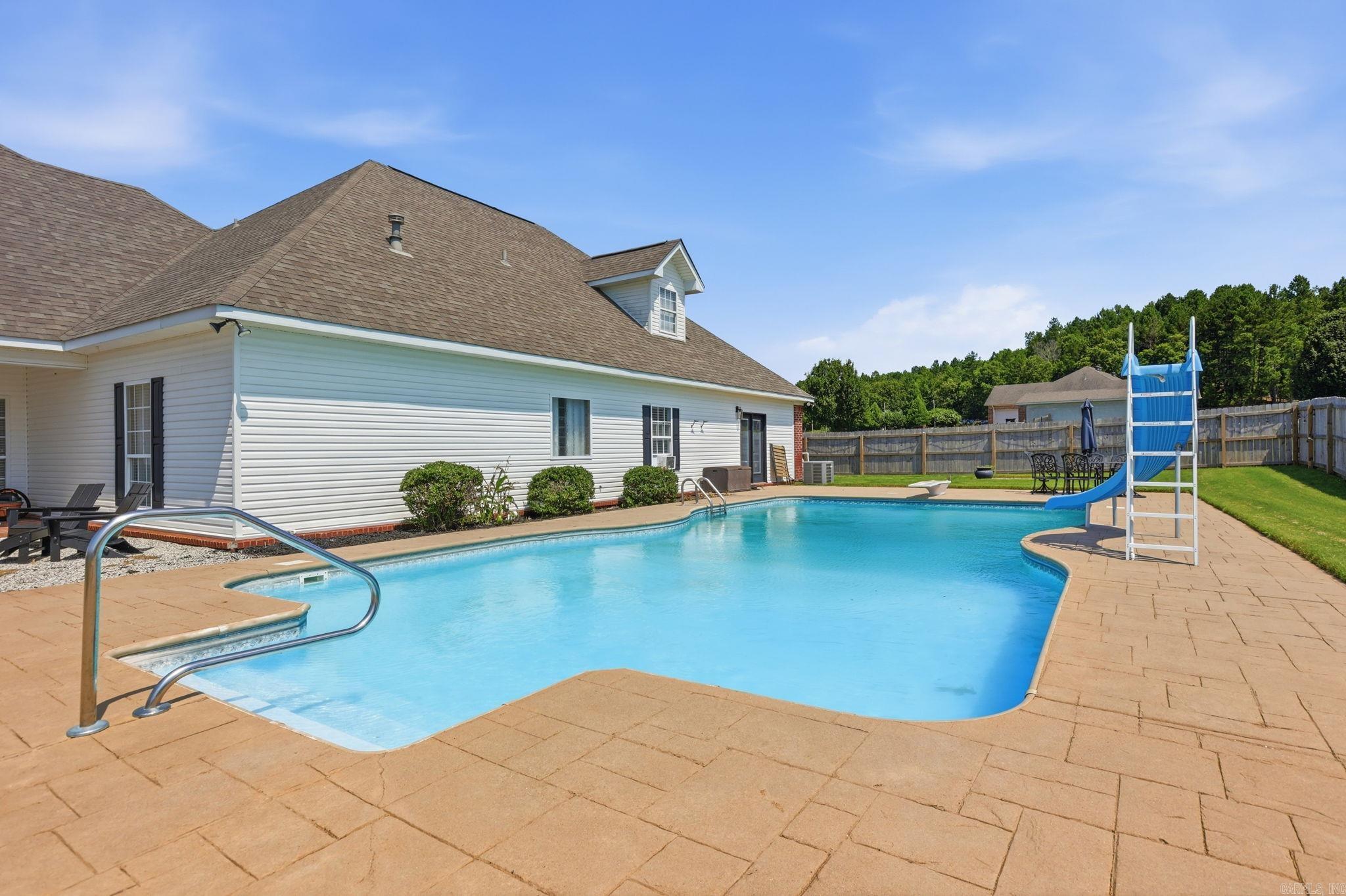 RIVER RANCH - Residential