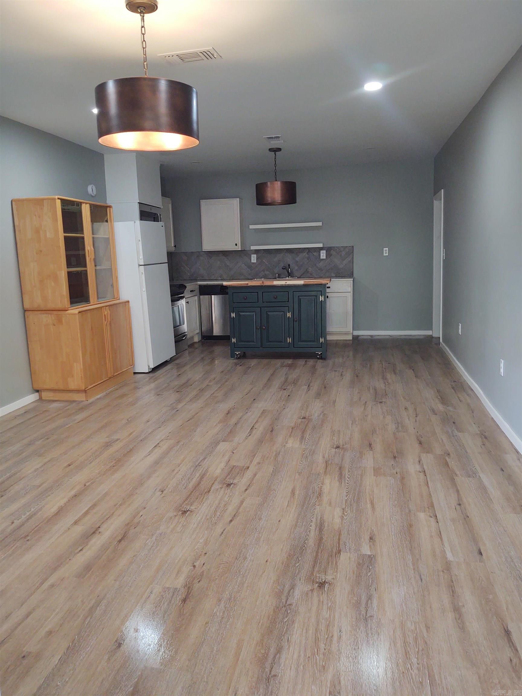 ARLINGTON - Residential