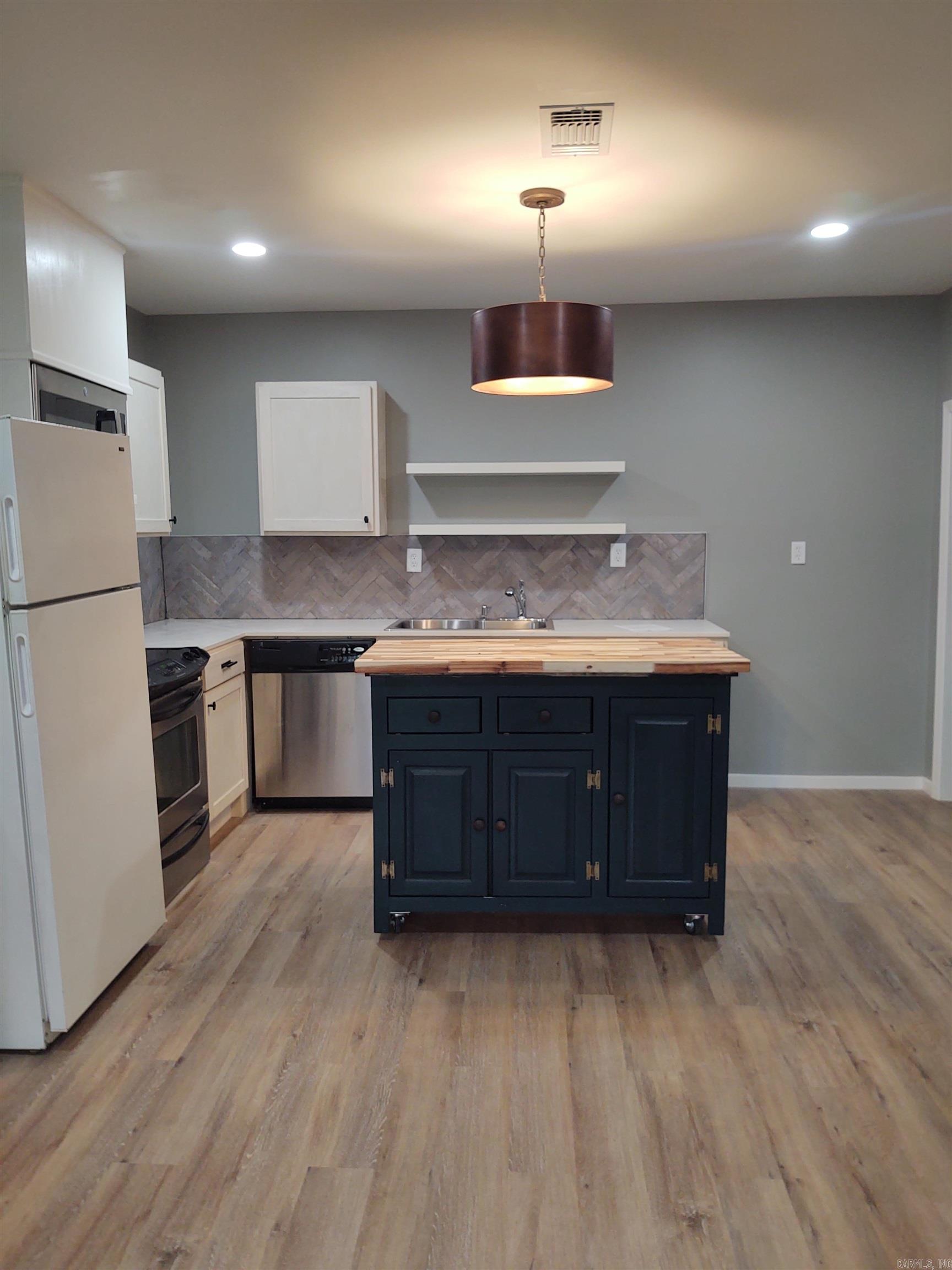 ARLINGTON - Residential