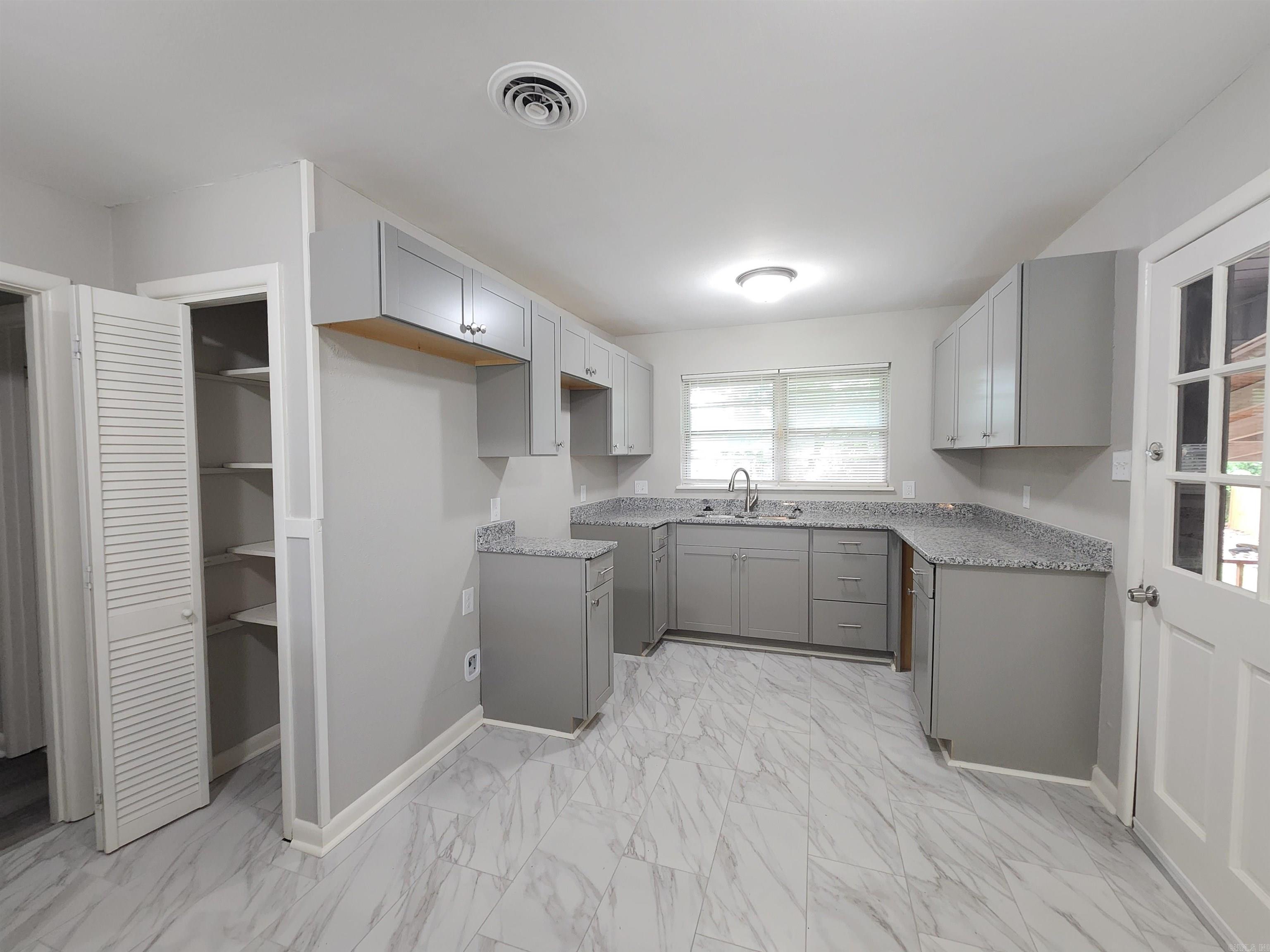 THOMPSON ADDN - Residential