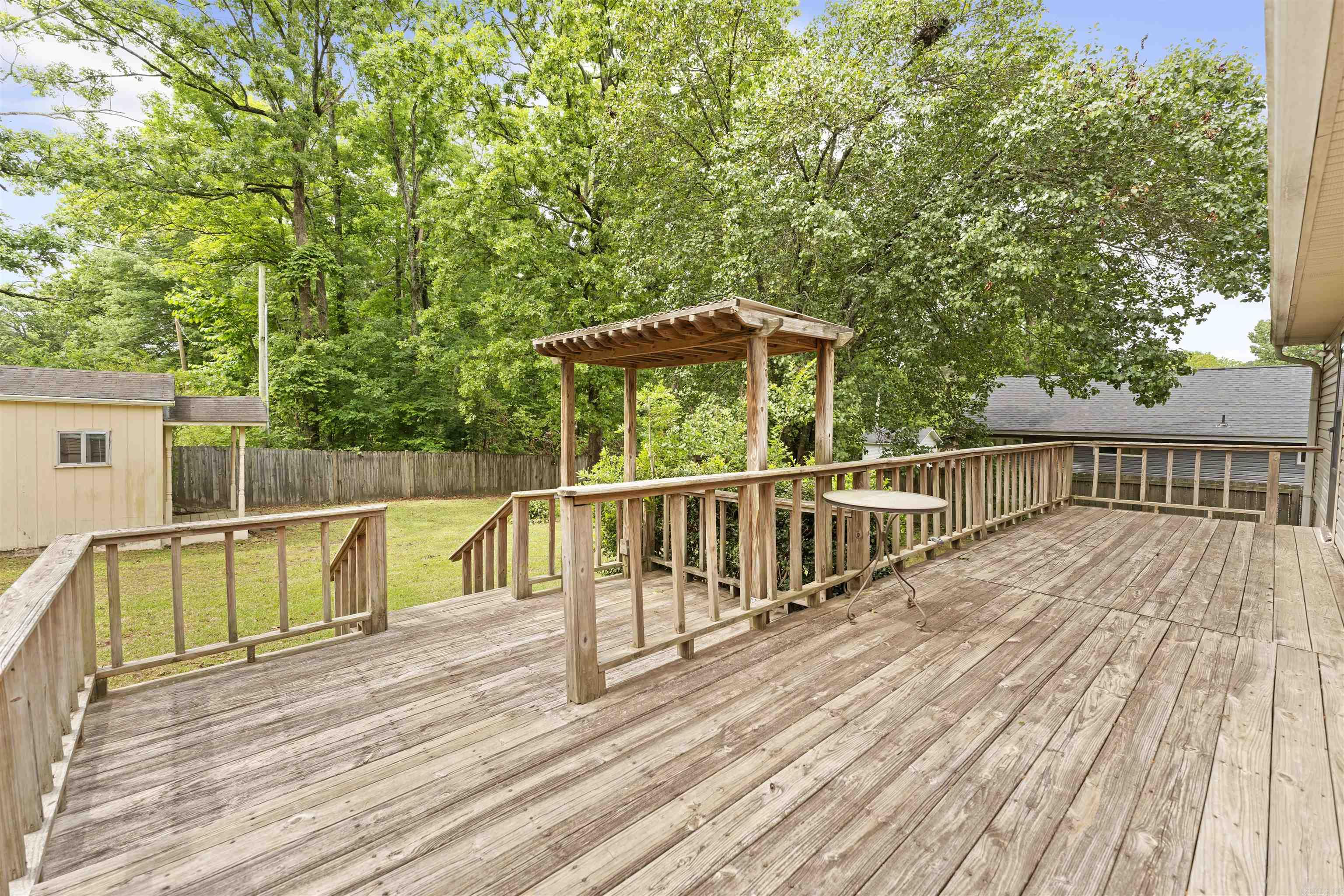 MEADOWBROOK - Residential