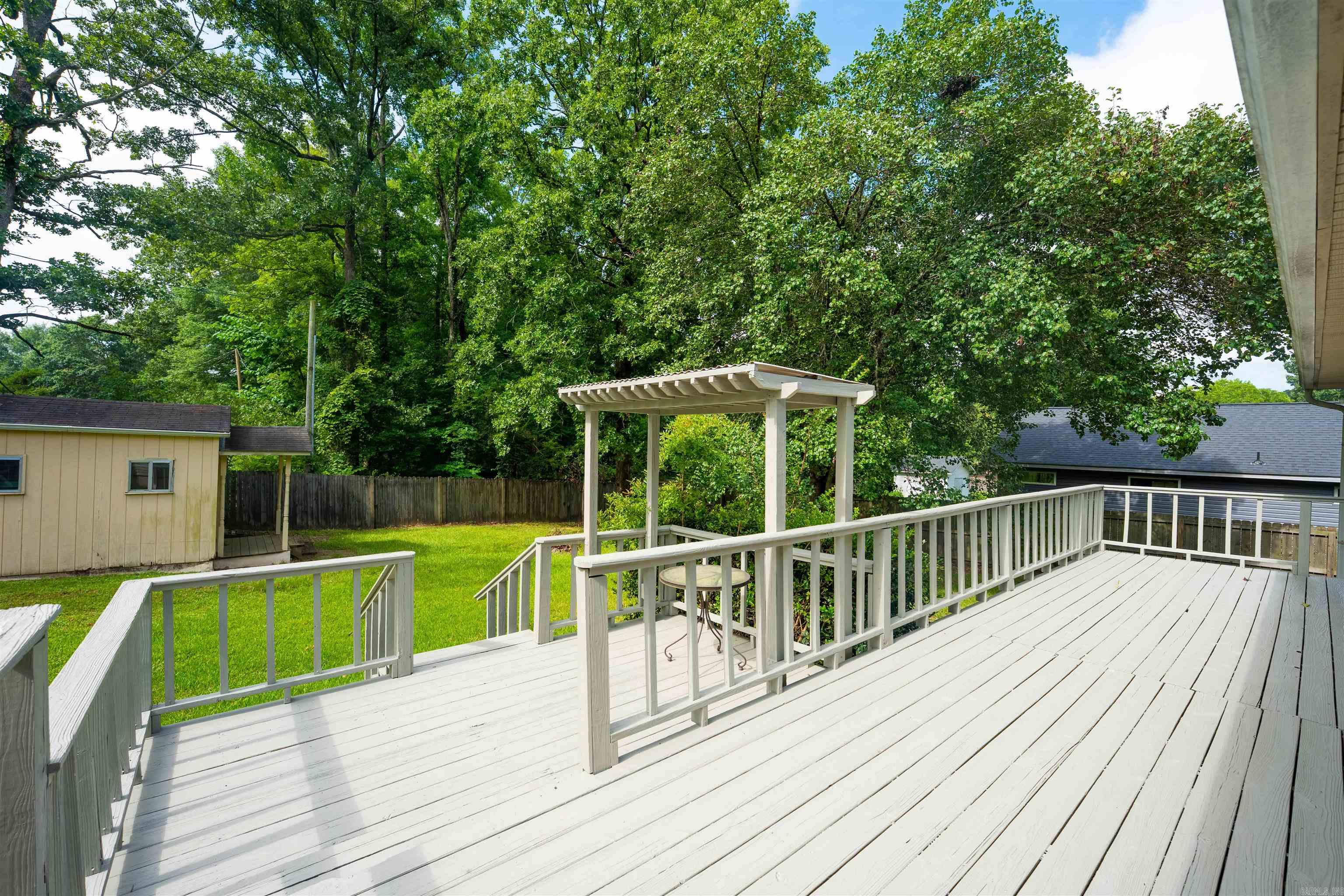 MEADOWBROOK - Residential