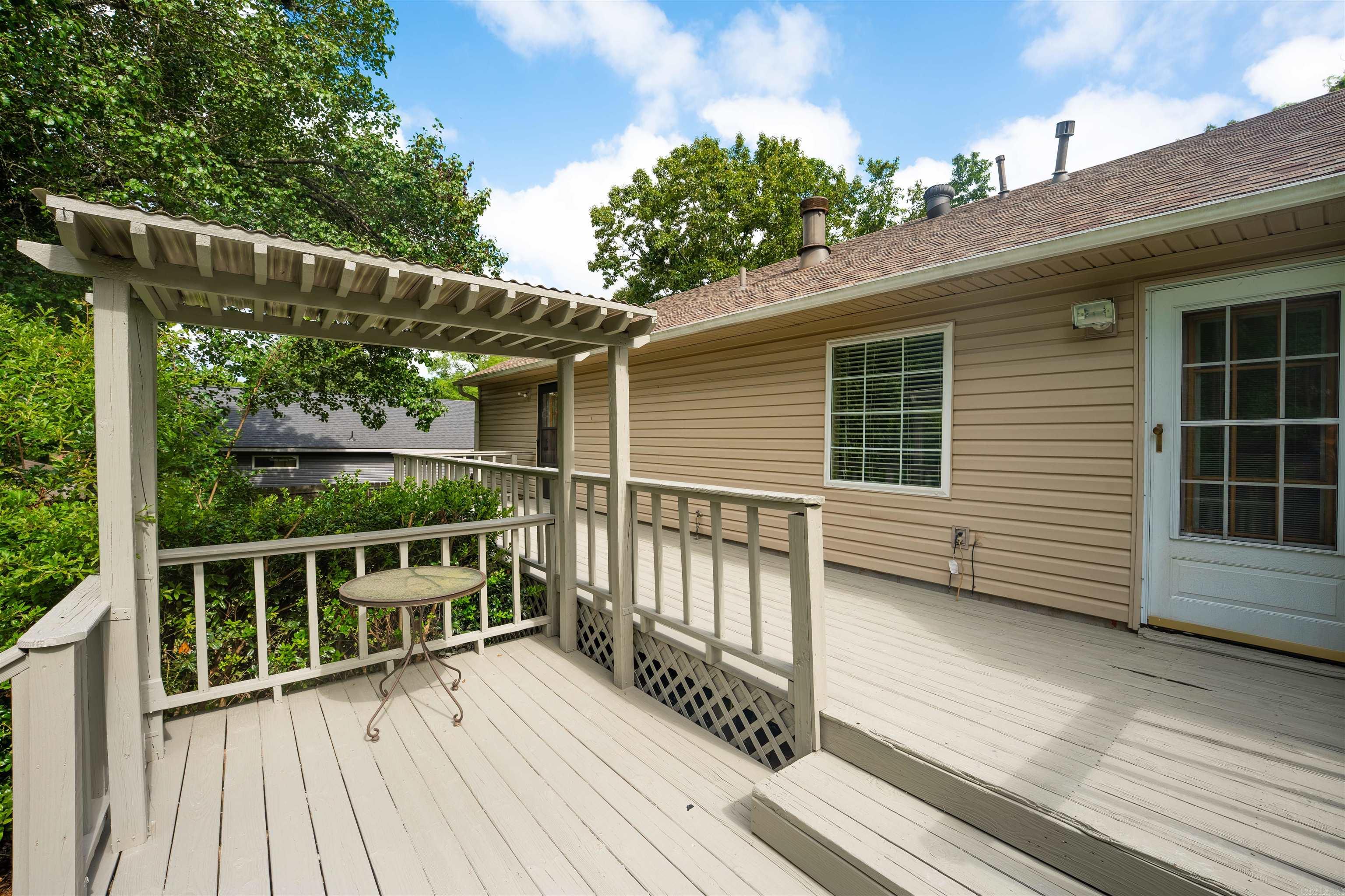 MEADOWBROOK - Residential