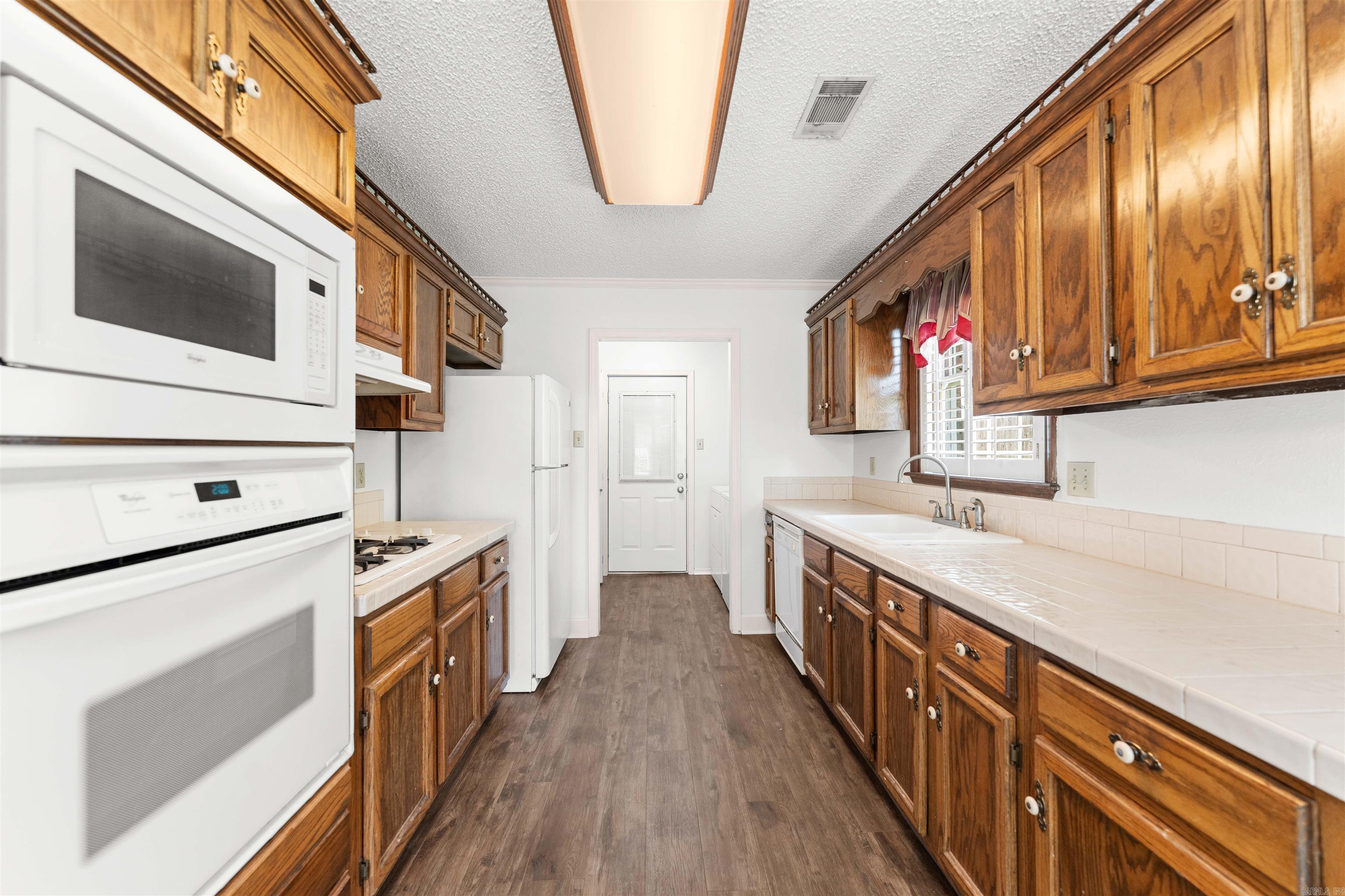 MEADOWBROOK - Residential
