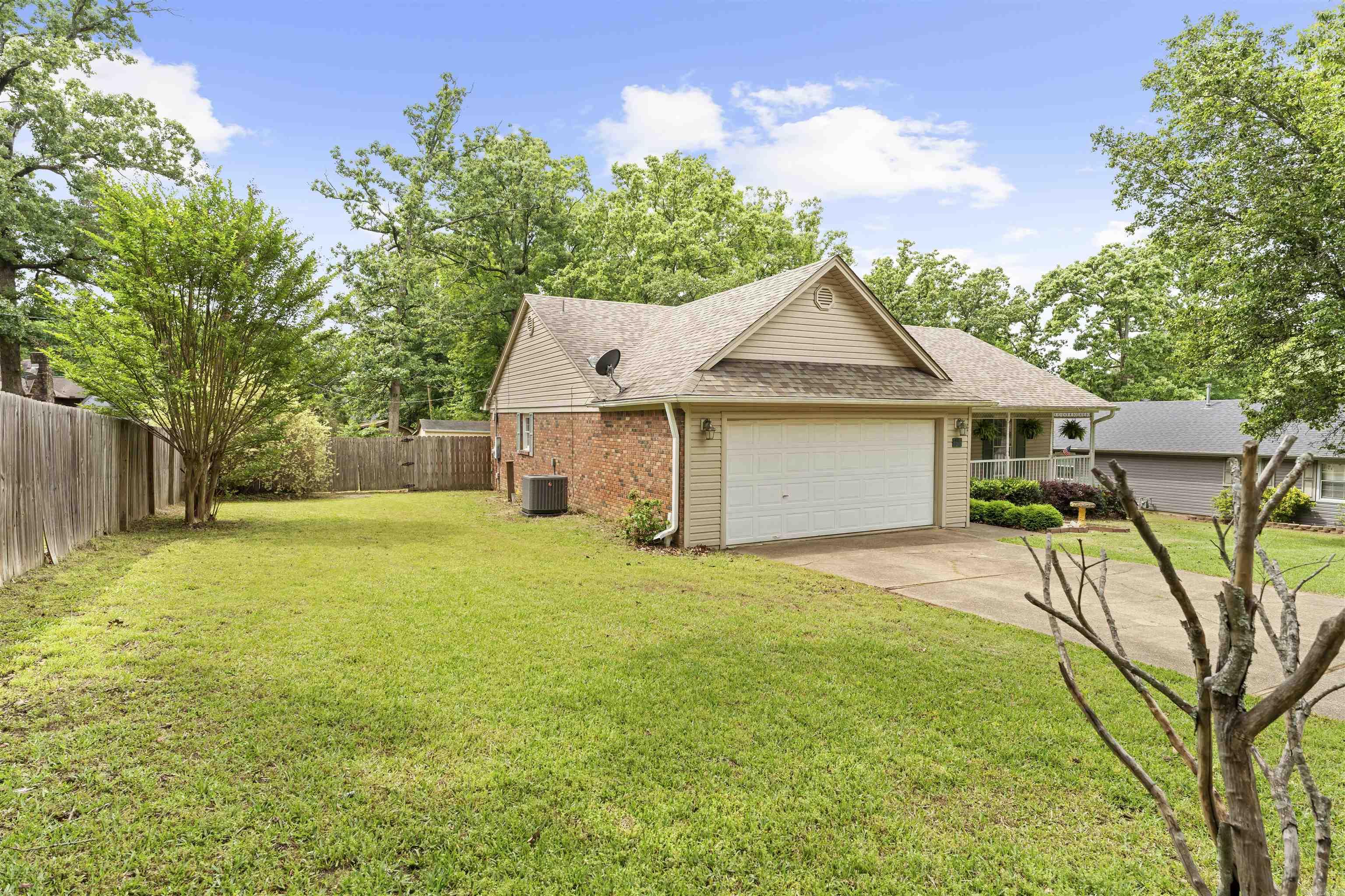 MEADOWBROOK - Residential
