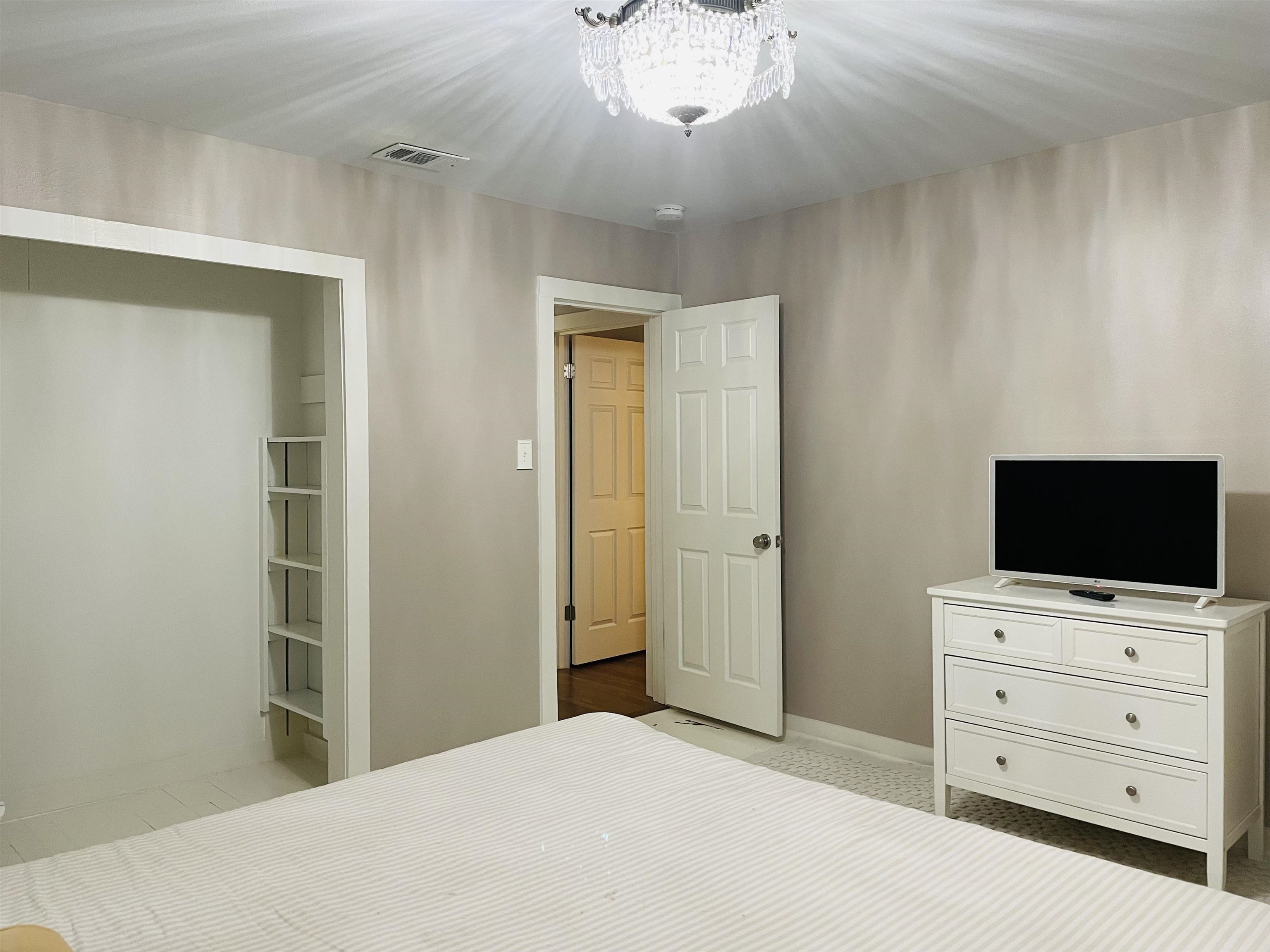 L A FREEMAN - Residential